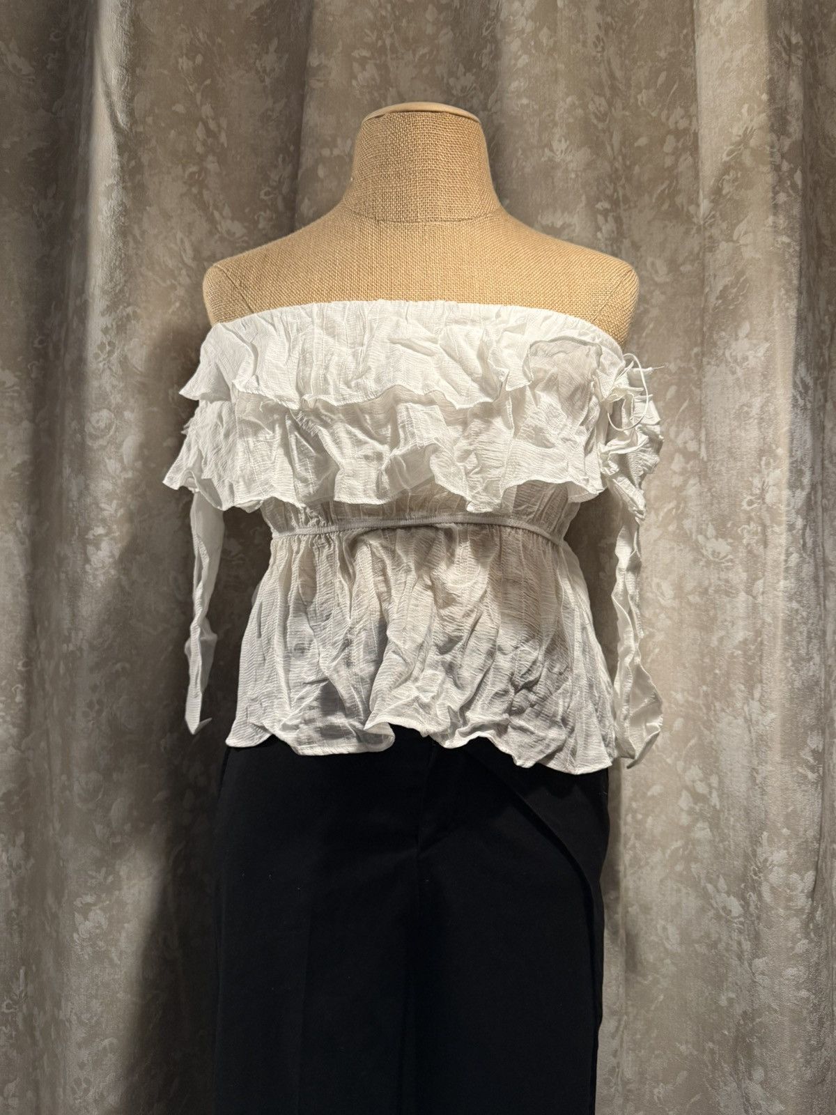 Other Romantic Off-Shoulder Ruffle Top – White | Boho Chic Size M / US 6-8 / IT 42-44 - 4 Thumbnail