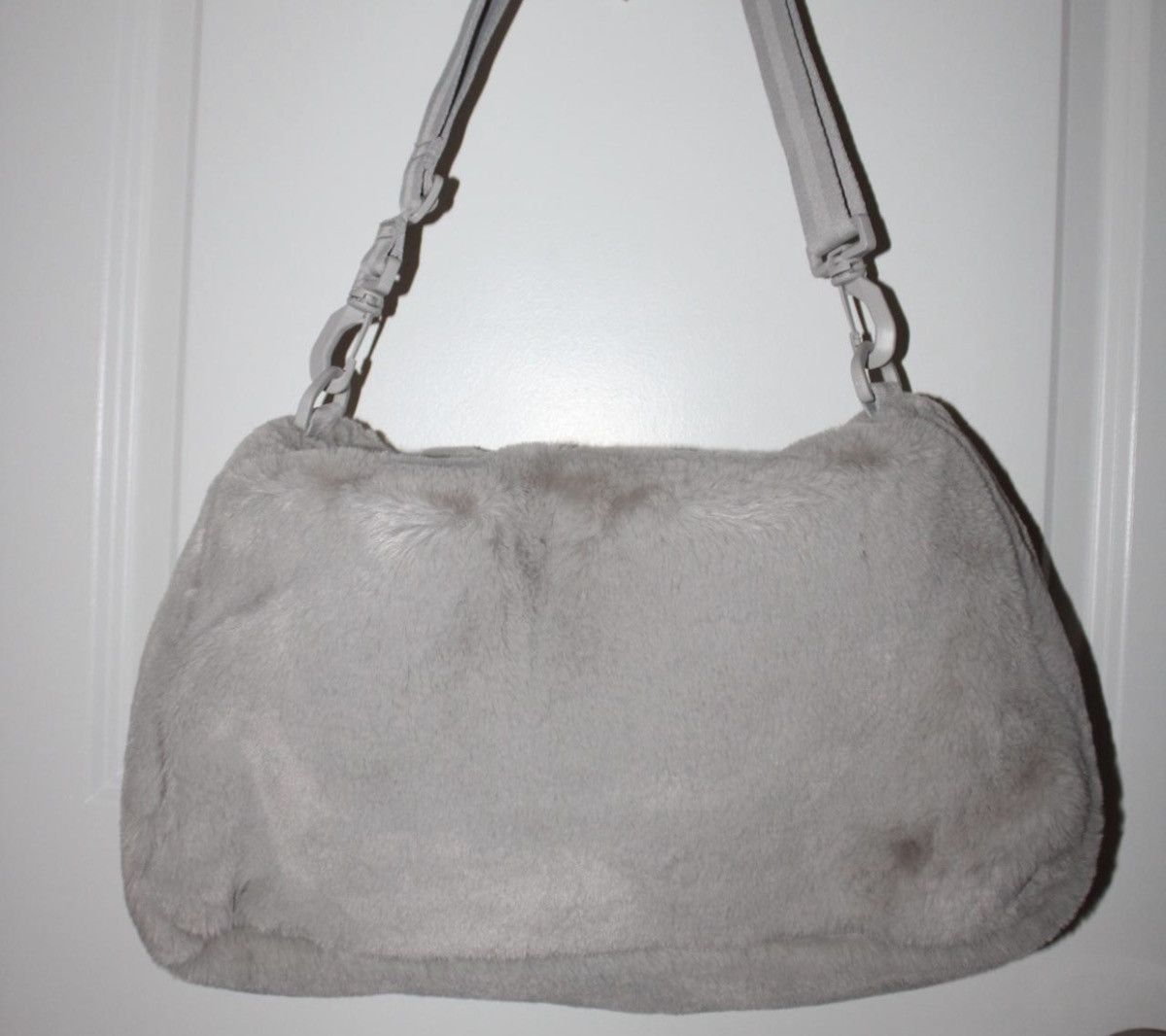 Nike Gray Nike Faux Fur Tote Bag Size ONE SIZE - 5 Thumbnail
