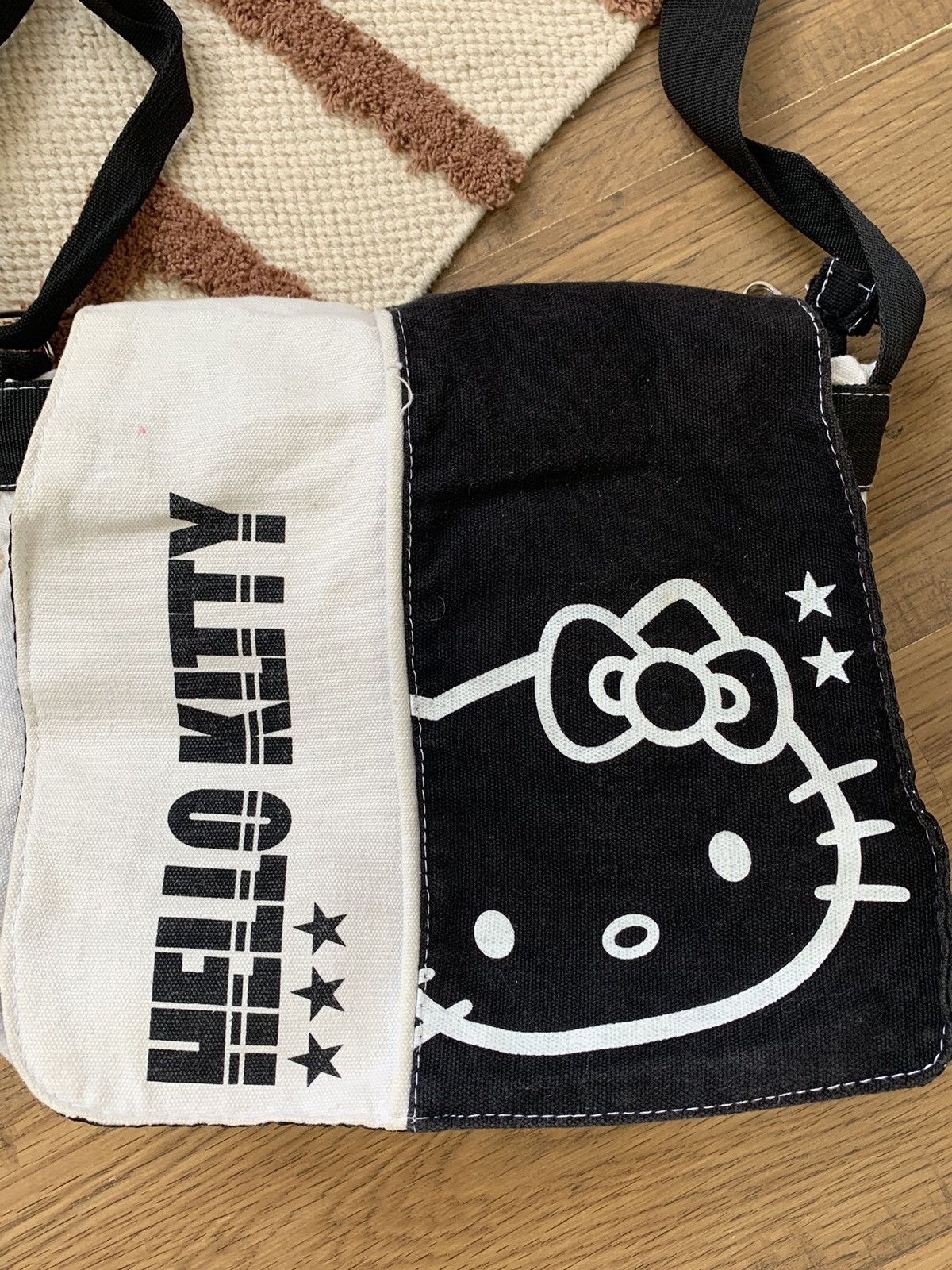 Cartoon Network VINTAGE HELLO KITTY JAPANESE 2000s CROSSBODY BAG Size ONE SIZE - 2 Thumbnail