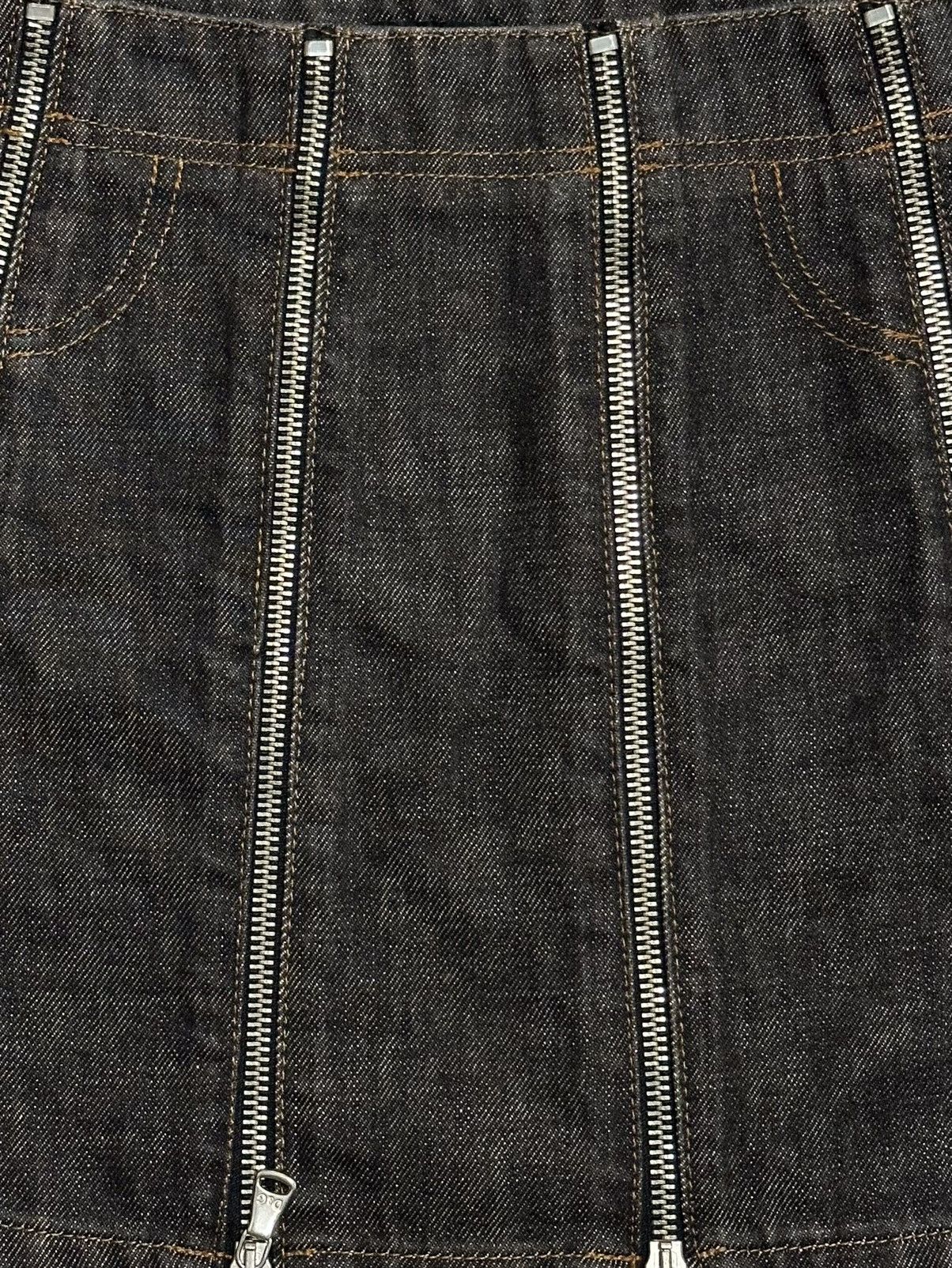 Dolce & Gabbana D&G Spring Summer 2003 Zipper Panel Denim Mini Skirt Size 28" / US 6 / IT 42 - 4 Thumbnail