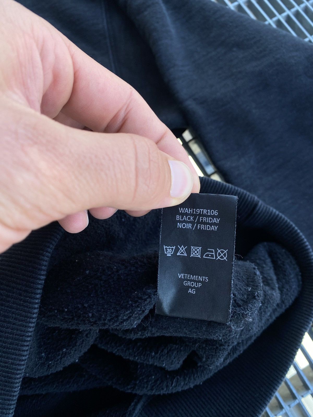 Vetements Vetements Friday Hoodie Sleeve Embroidered Logo Size US XS / EU 42 / 0 - 9 Thumbnail