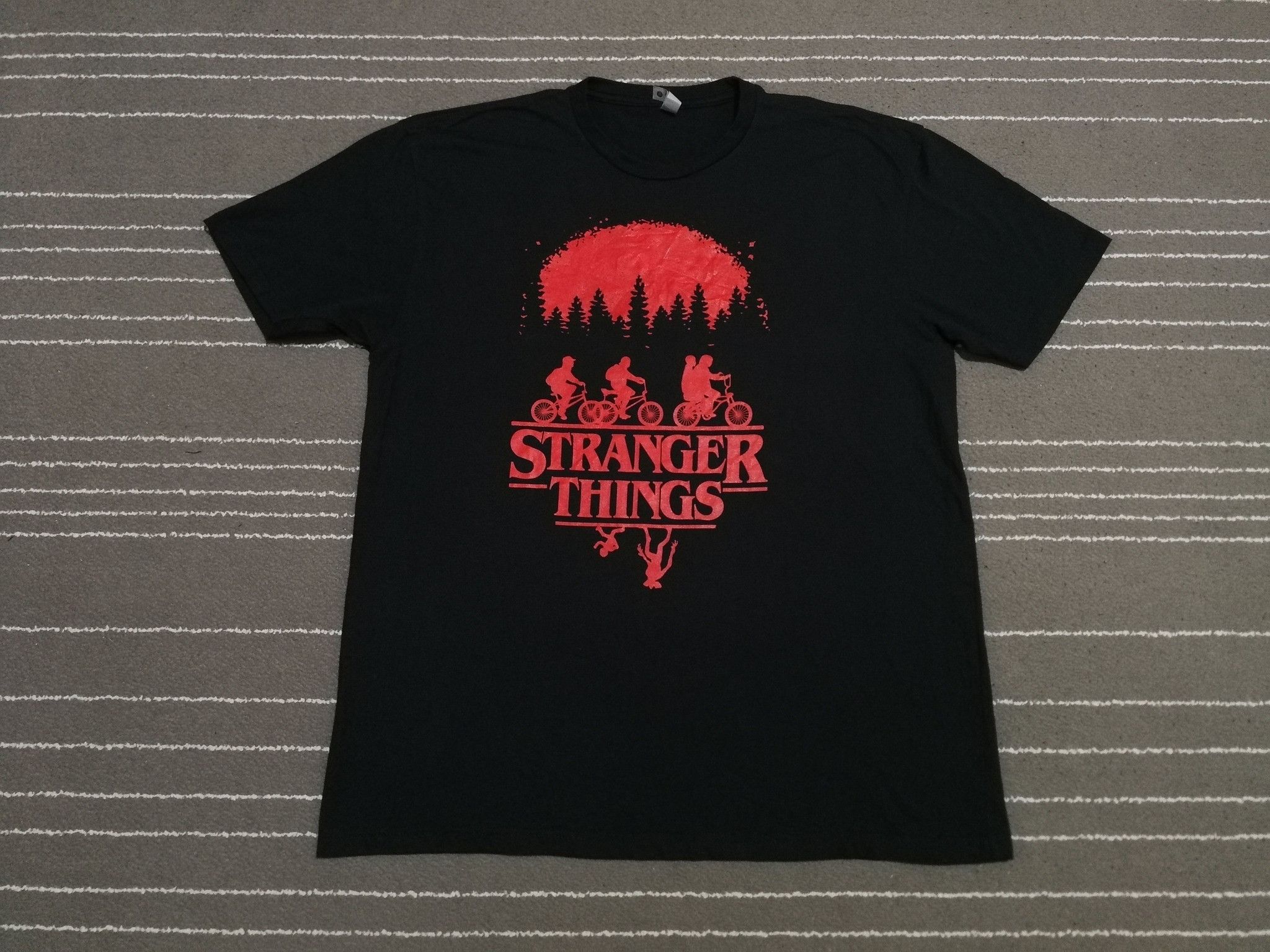 Cartoon Network Stranger Things tee L 1890 Size US L / EU 52-54 / 3 - 1 Thumbnail