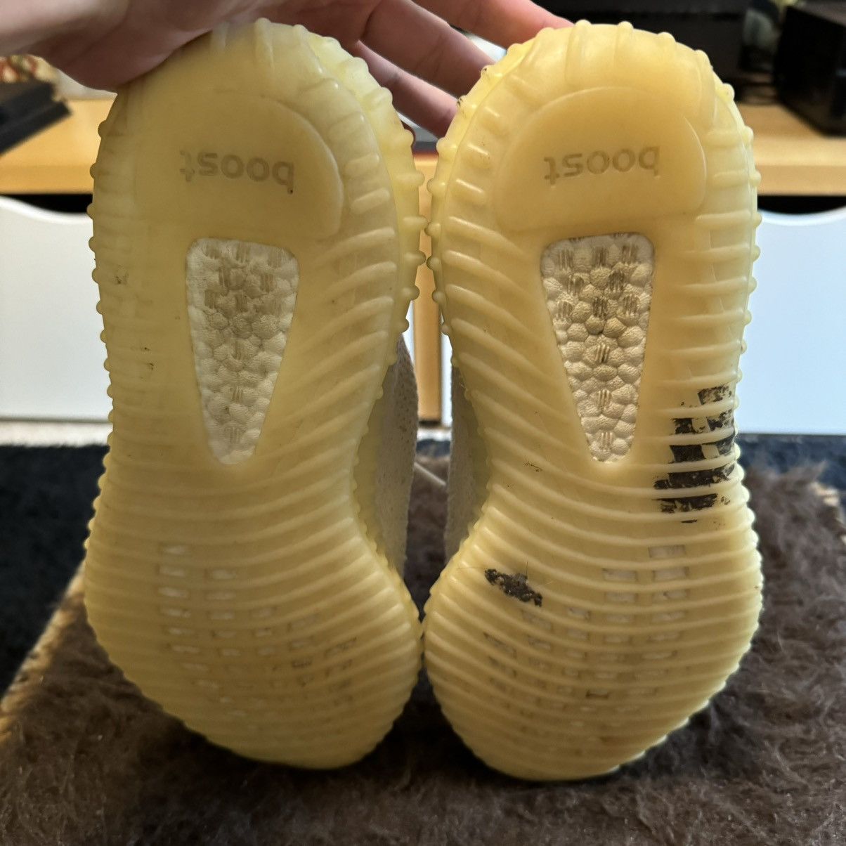 Adidas × Kanye West Yeezy Boost 350 v2 OG Triple Whites Size US 9 / EU 42 - 5 Thumbnail