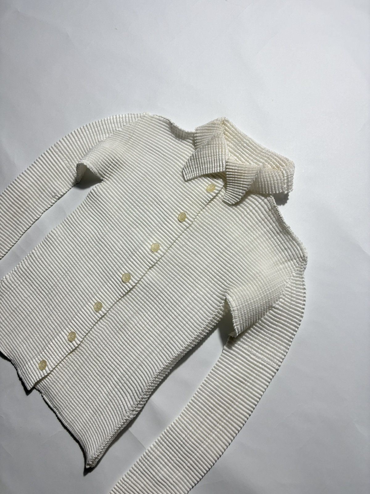 Issey Miyake ISSEY MIYAKE PLEATED HIGH-NECK BUTTON UP CARDIGAN Size M / US 6-8 / IT 42-44 - 2 Thumbnail