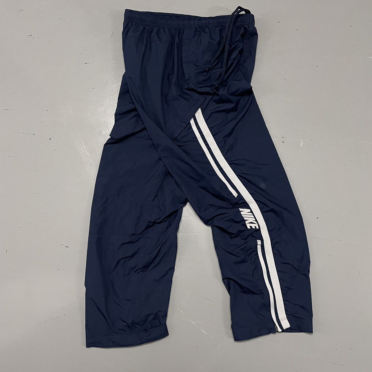 Nike vintage Y2K Nike baggy wide leg essential sweatpants Size US 30 / EU 46 - 3 Thumbnail