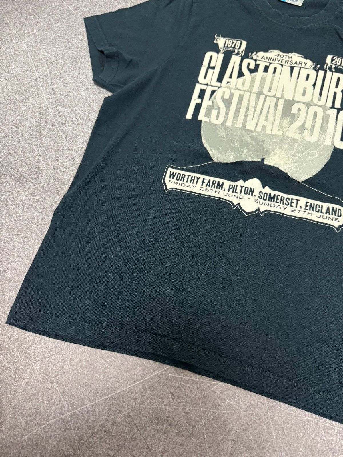 Band Tees Vintage 2010 Glastonbury Festival Rare Shirt Rock Music Size US S / EU 44-46 / 1 - 5 Thumbnail