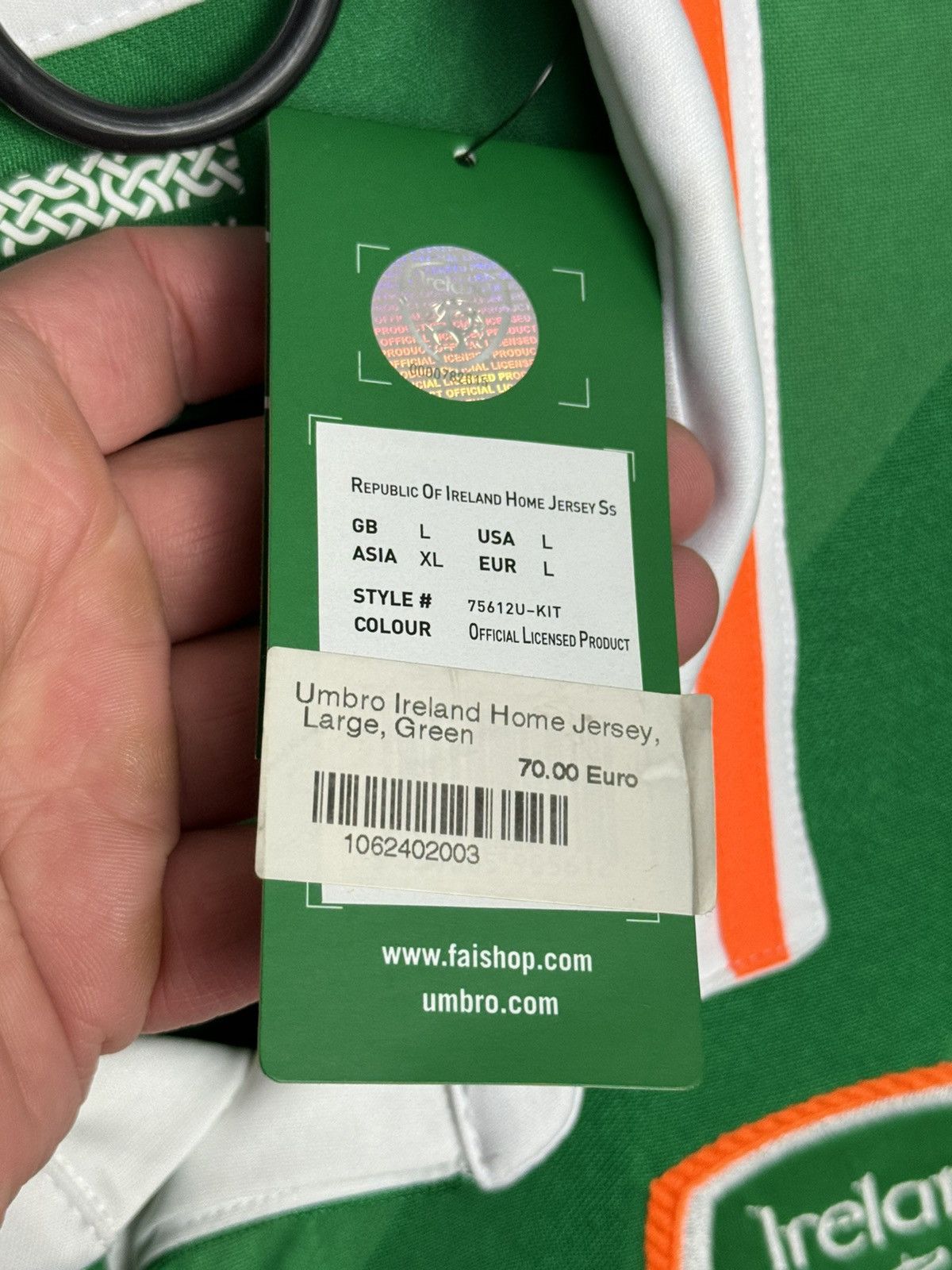 Umbro New Republic of Ireland 16/18 Home Football Jersey Size US L / EU 52-54 / 3 - 11 Thumbnail