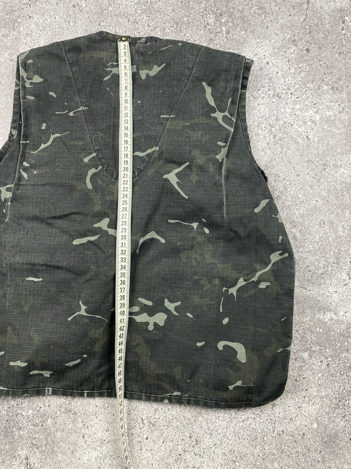 Japanese Brand Kombat cropped Camo Vest multipocket Y2K Size US S / EU 44-46 / 1 - 4 Thumbnail
