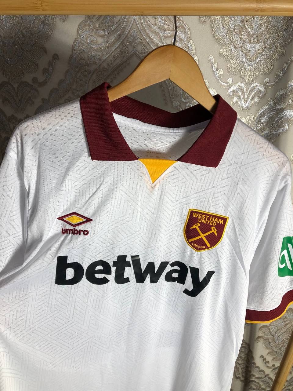 Umbro VINTAGE UMBRO FC WEST HAM UNITED ENGLAND SOCCER JERSEY RETRO Size US XXL / EU 58 / 5 - 5 Thumbnail