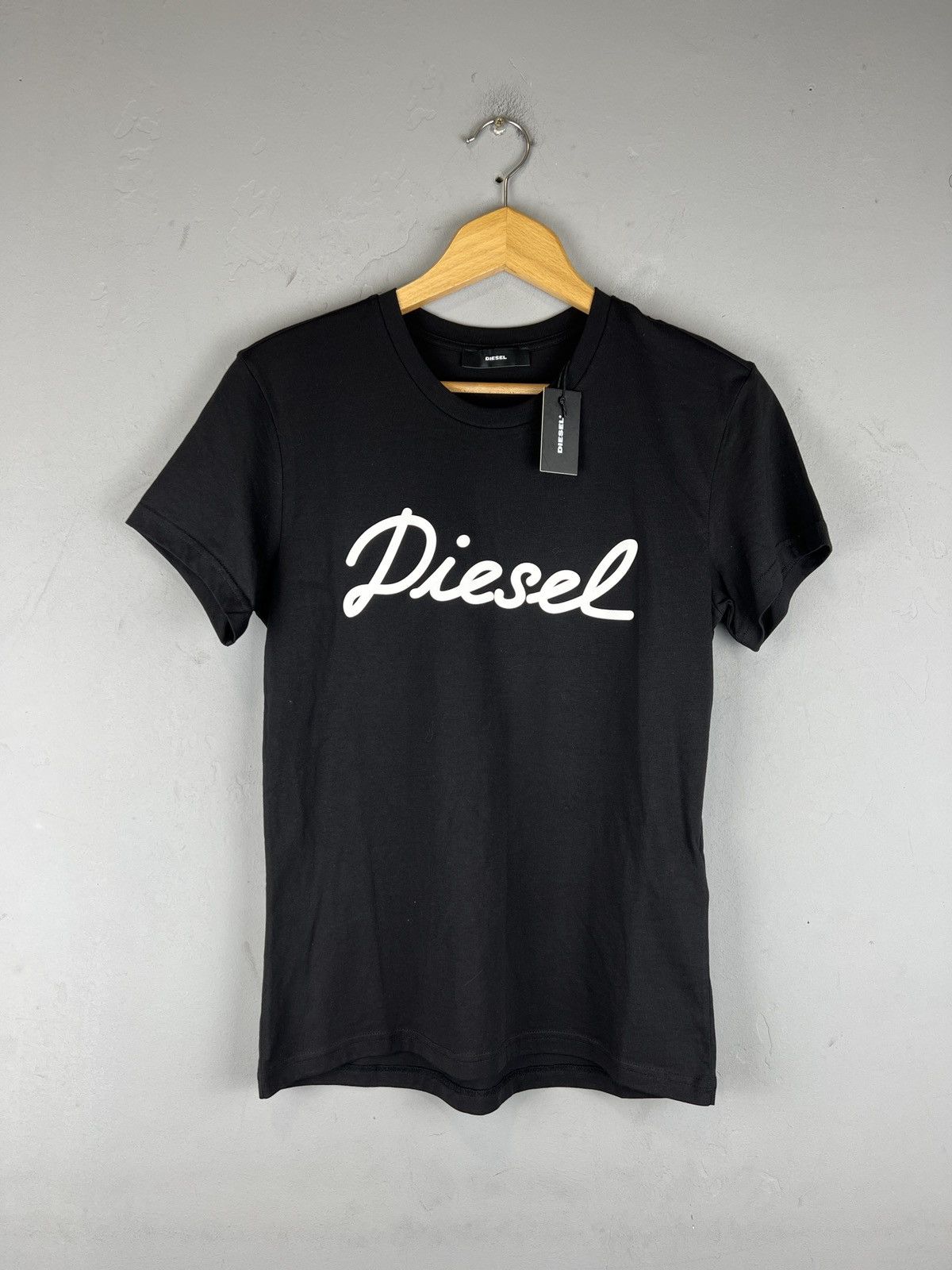 Diesel Vintage Diesel Big Logo Women's T Shirt Tee Y2K Size S / US 4 / IT 40 - 1 Thumbnail