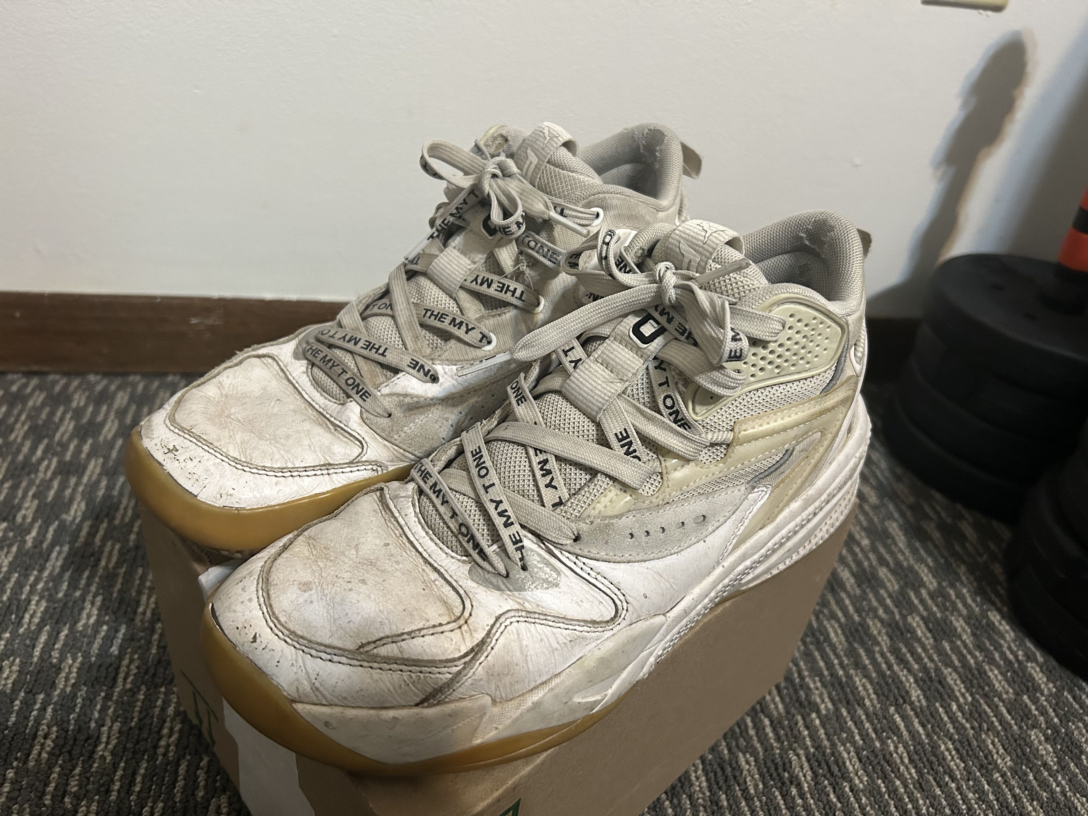 Puma Puma RS-Dreamer 2 Mid The White Jointz White Gum Shoes Size US 9.5 / EU 42-43 - 1 Thumbnail