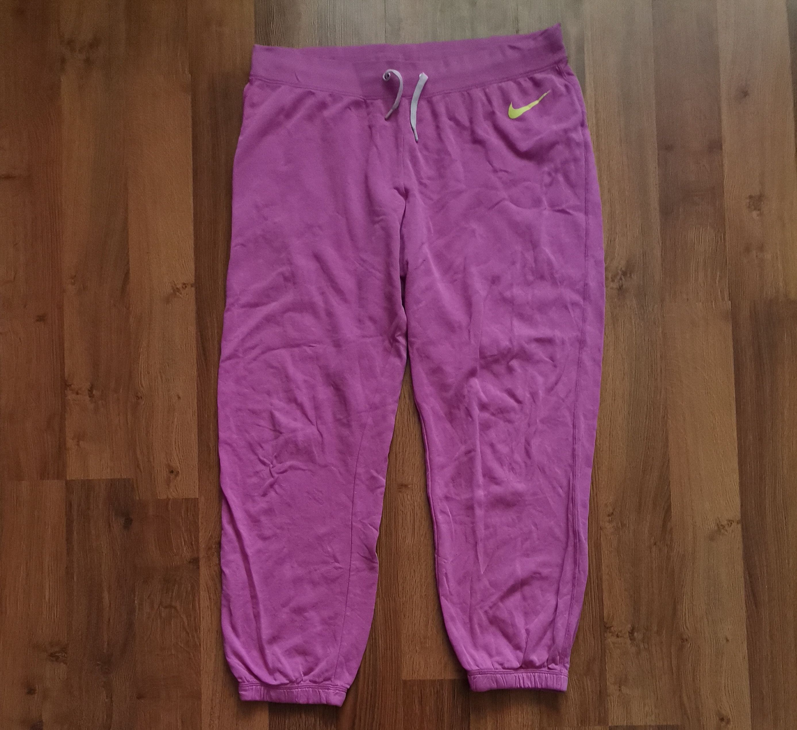 Nike Nike Women's Sweatpants Size 34" / US 12 / IT 48 - 1 Thumbnail