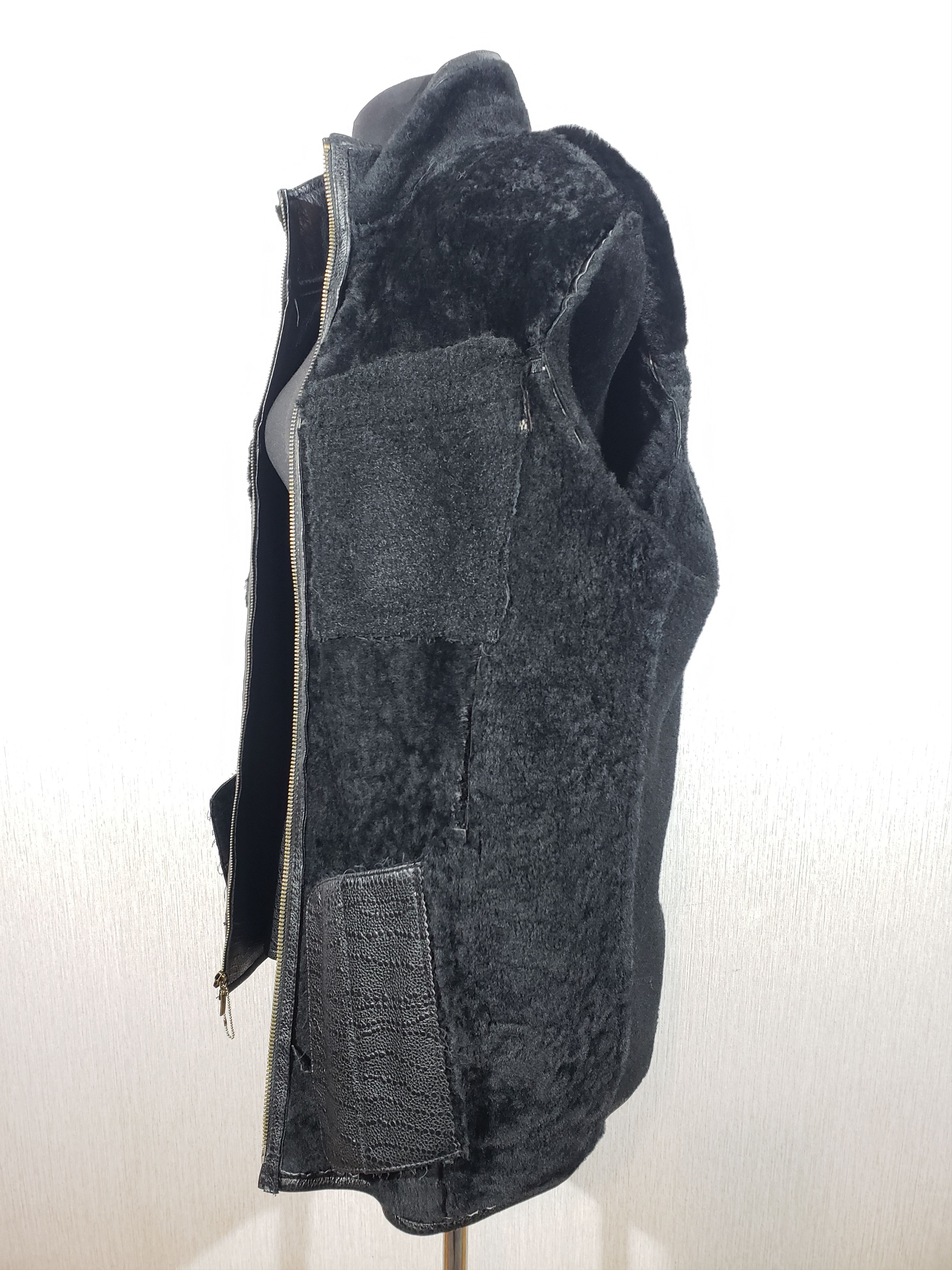 Other Wonderful men's black sheepskin coat with a metal zipper. Size US L / EU 52-54 / 3 - 9 Thumbnail