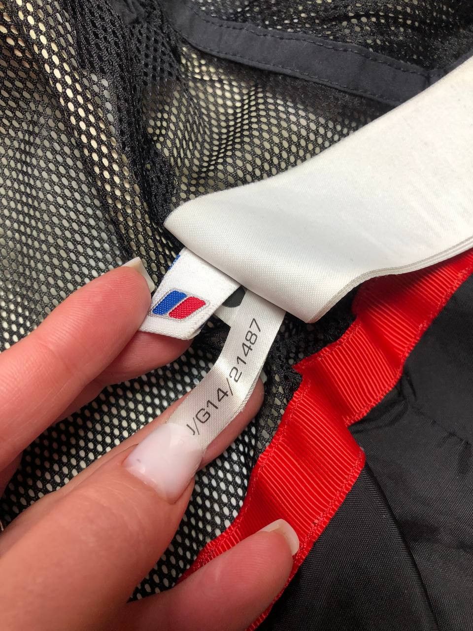 Berghaus vintage Berghaus logo Y2K Light jacket GORE-TEX Streetwear Size US S / EU 44-46 / 1 - 4 Thumbnail