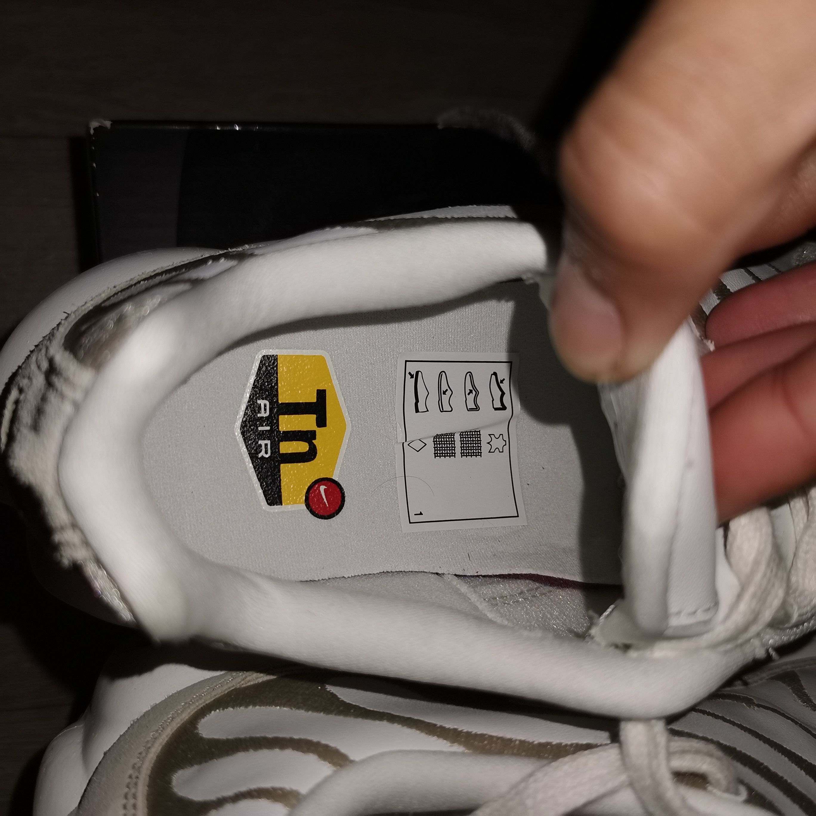 Nike W nike tn AIR MAX PLUS PRM, SUMMIT WHITE /PALE VANILLA Size US 7.5 / IT 37.5 - 16 Thumbnail