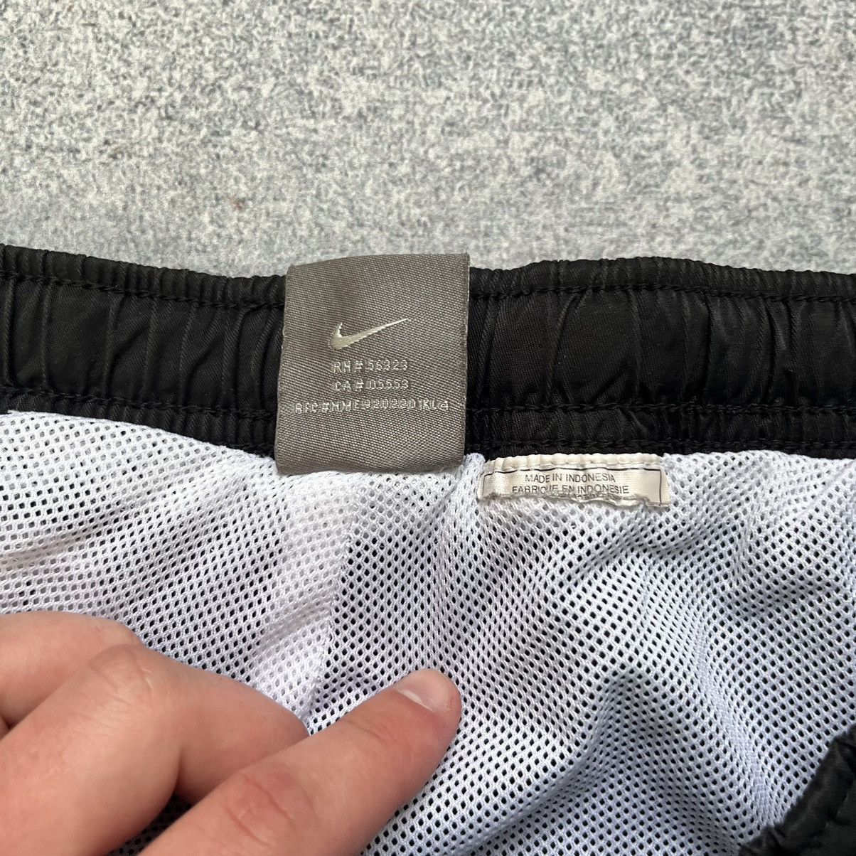 Nike × Vintage Nike vintage nylon pants baggy Size US 34 / EU 50 - 9 Thumbnail