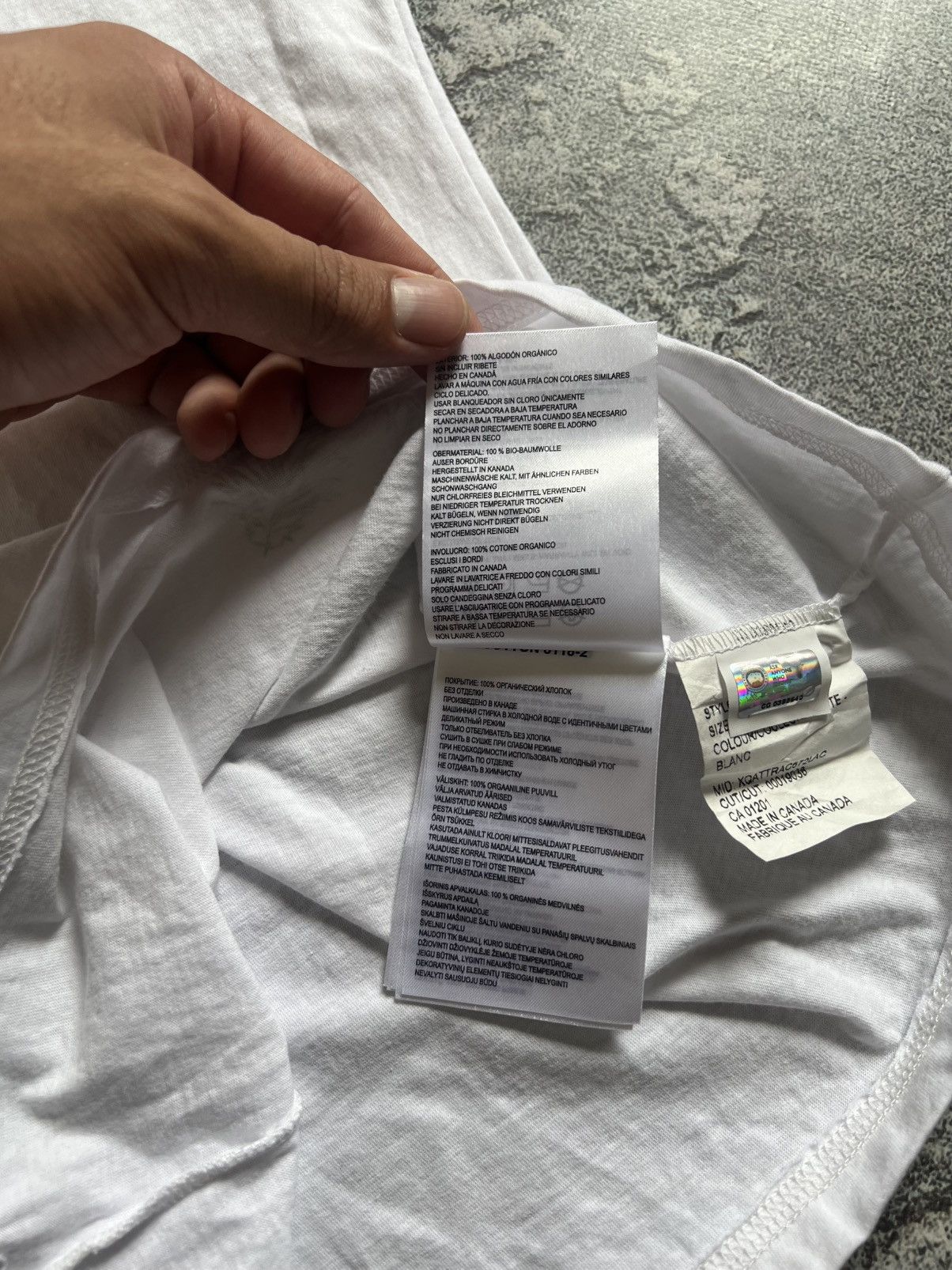 Canada Goose Canada Goose Womens White T-Shirt With Holographic Tag Sz XS Size XS / US 0-2 / IT 36-38 - 10 Thumbnail