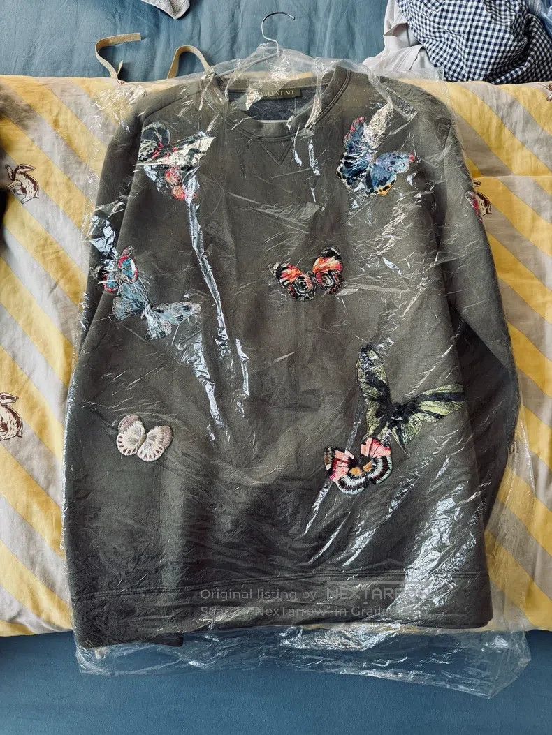 Valentino Valentino Butterfly embroidered sweatshirt Size M / US 6-8 / IT 42-44 - 1 Thumbnail