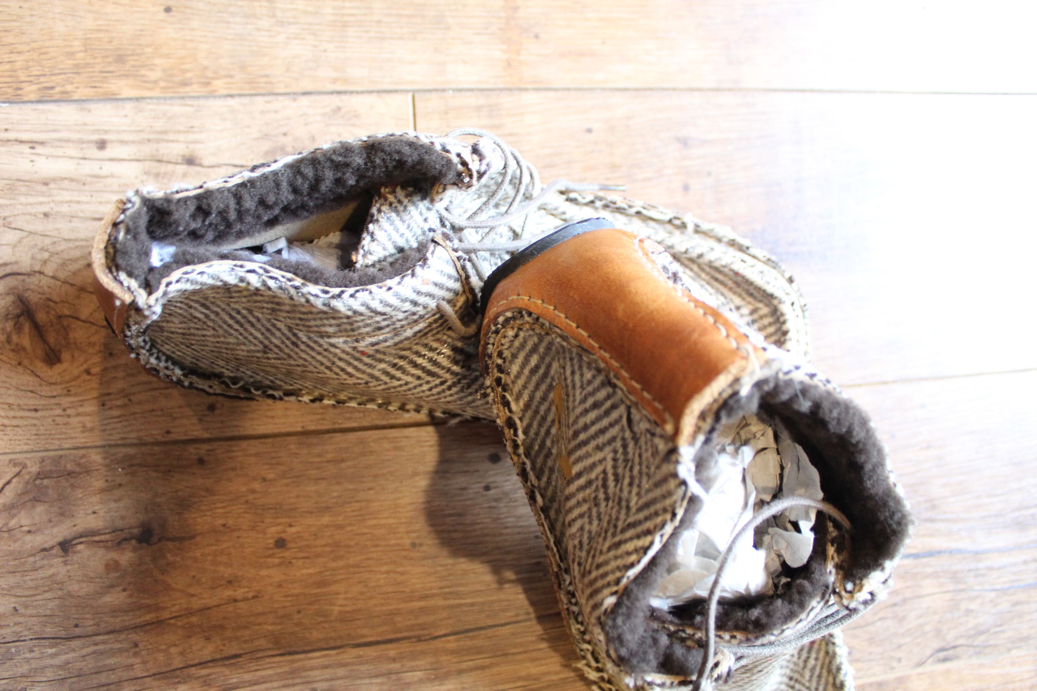 J Shoes ROLL” Chukka – Limited Edition Tweed + Cellophane Finish Size US 11 / EU 44 - 5 Thumbnail