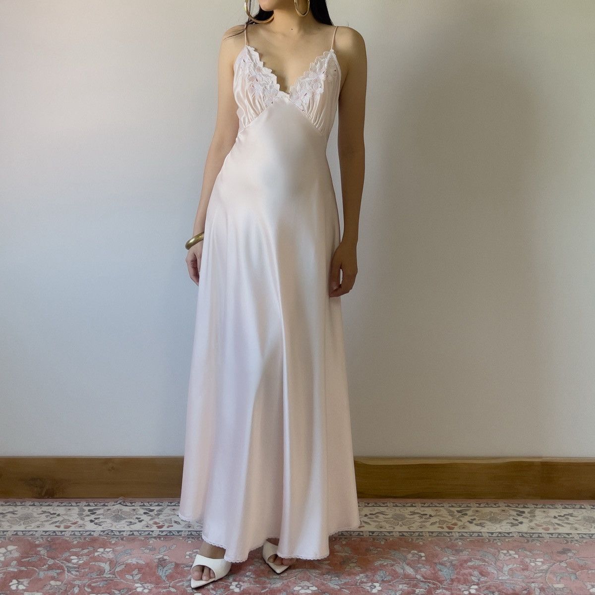 Victoria's Secret Victoria’s Secret 1980s Blush Pink Satin Slip Gown (L) Size L / US 10 / IT 46 - 4 Thumbnail