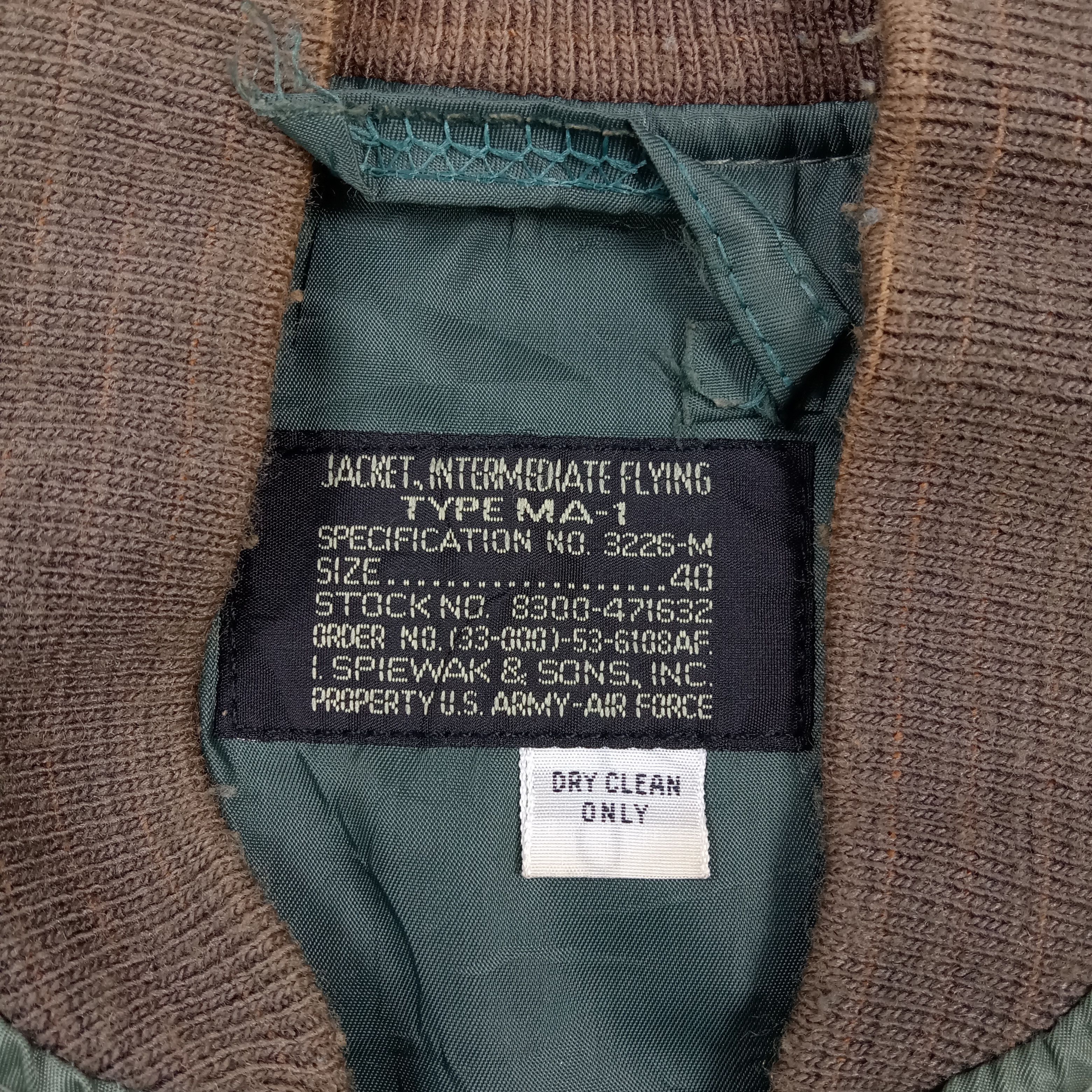 Vintage US Air Force Classic MA-1 Flight Bombers Jacket C277N21 Size US L / EU 52-54 / 3 - 5 Thumbnail