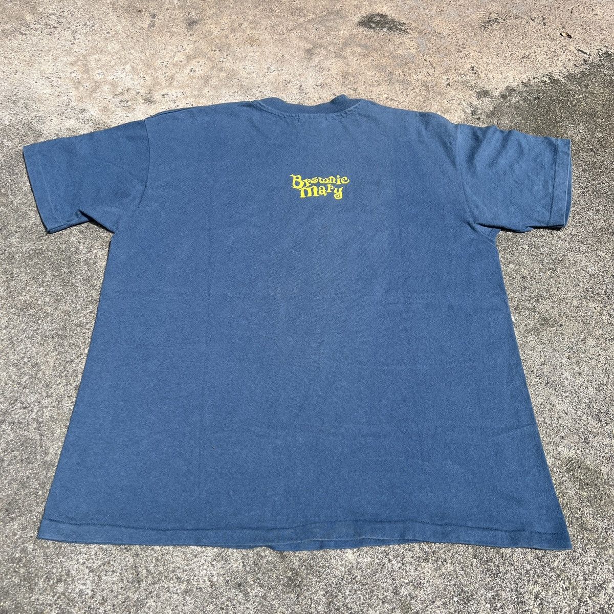 Band Tees × Vintage Vintage 90s Brownie Mary Promo Tee Faded Alternative Rock Size US L / EU 52-54 / 3 - 4 Thumbnail