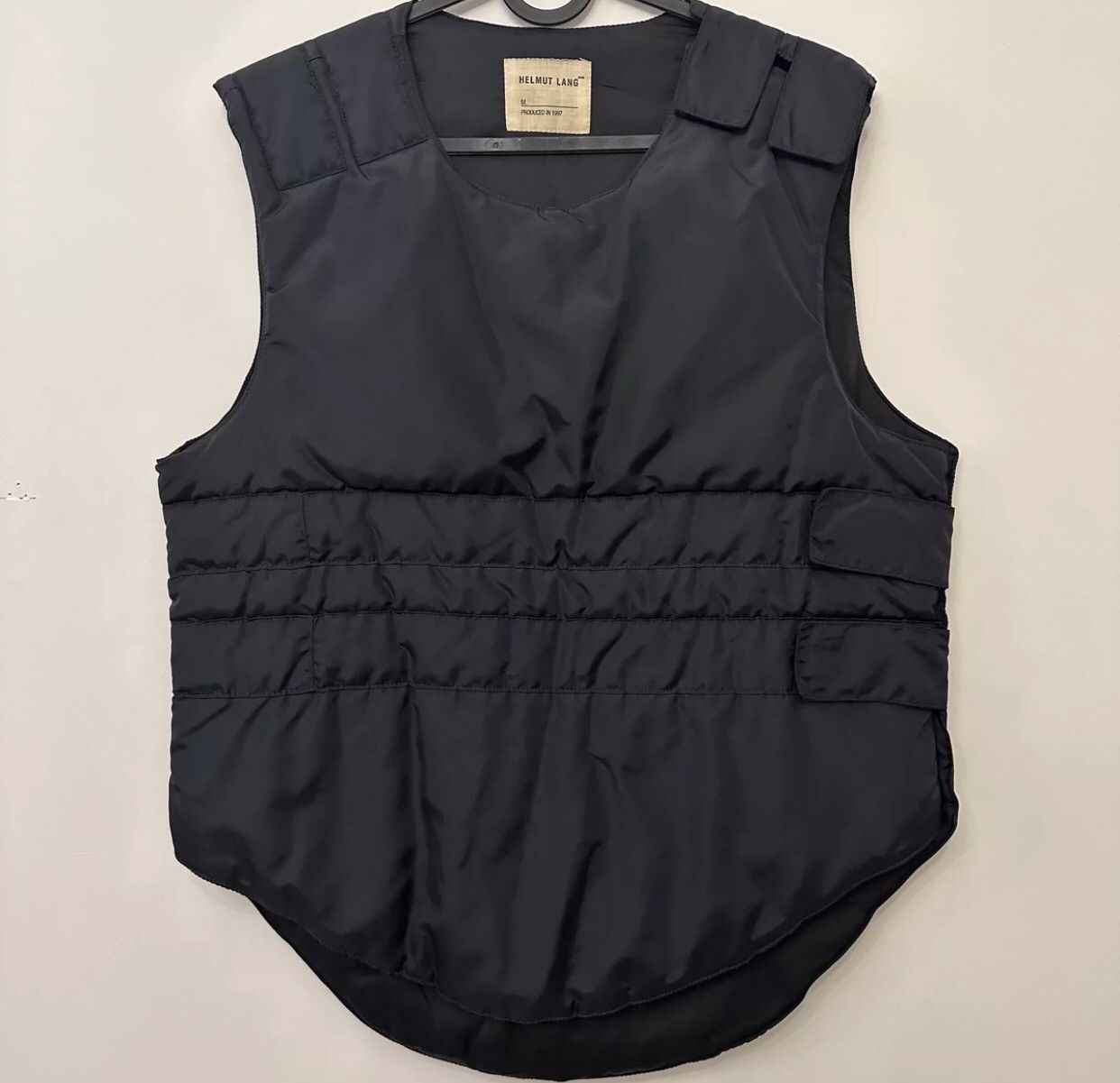 Helmut Lang bulletproof vest from 1998 SZ:50 – Bankofgrails