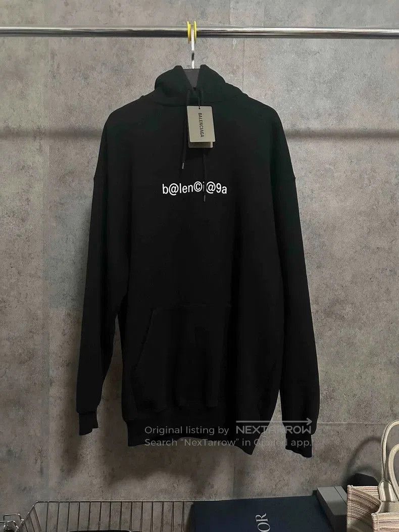 Balenciaga Balenciaga Logo Long Sleeve Hoodie. Size US S / EU 44-46 / 1 - 1 Thumbnail