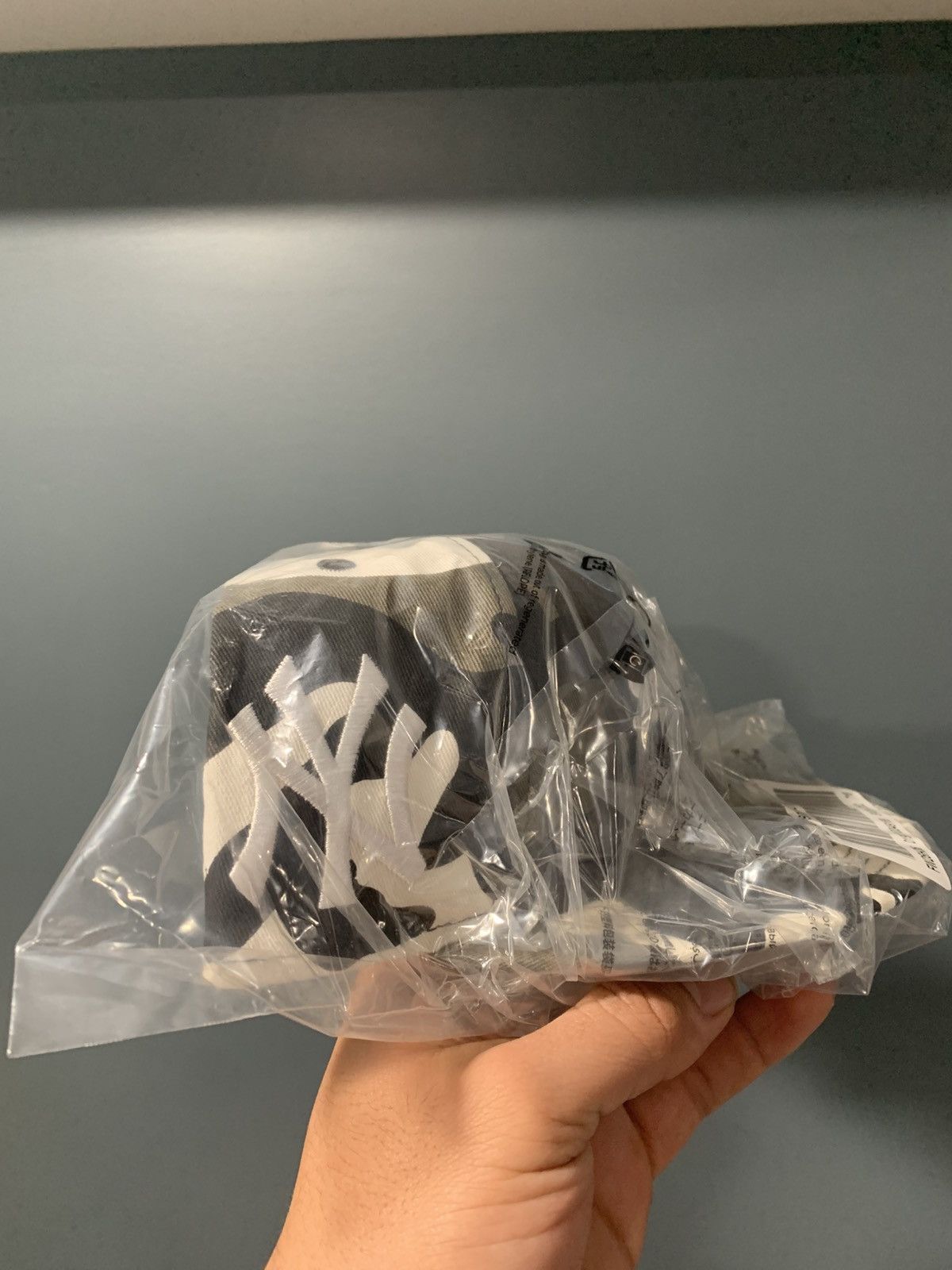 New Era × New York Yankees × Supreme Supreme NY Camo Box Logo 7 1/8 Size ONE SIZE - 4 Thumbnail