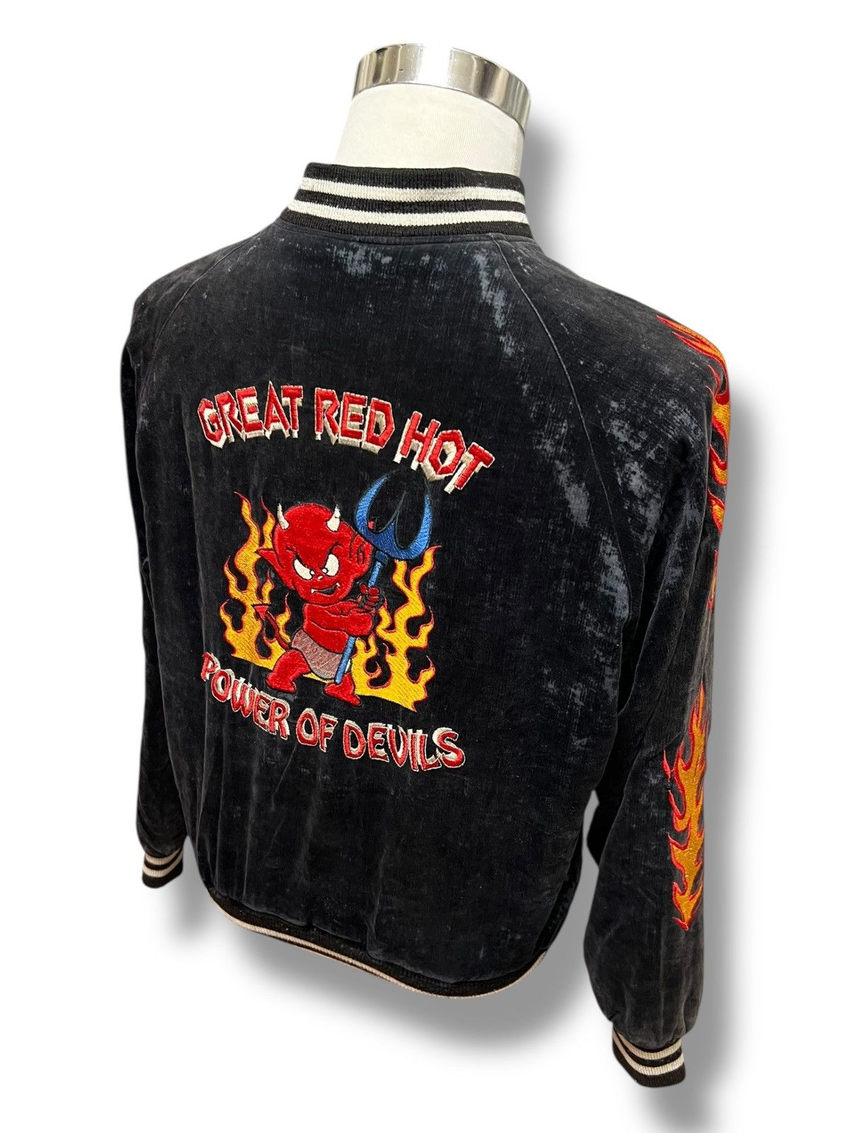 Vintage Vintage Velvet Devil Souvenir Jacket — Black / Red Flames Size US M / EU 48-50 / 2 - 9 Thumbnail