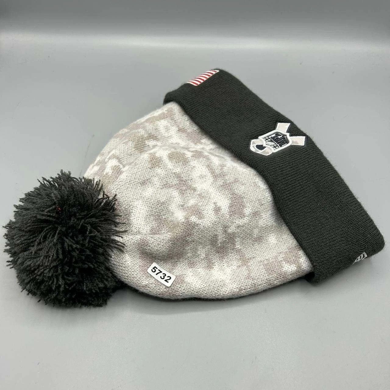 New Era San Francisco 49ers Salute to Service Cuffed Beanie Pom Pom Size ONE SIZE - 5 Thumbnail