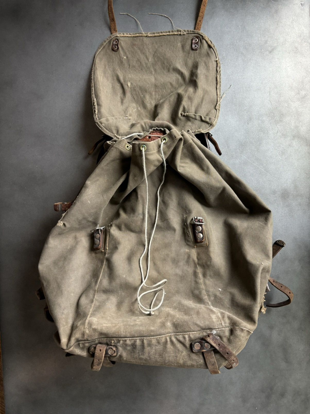 Vintage 1940s Swedish Backpack WW2 Vintage Army Hiking Metal Canvas Size ONE SIZE - 5 Thumbnail