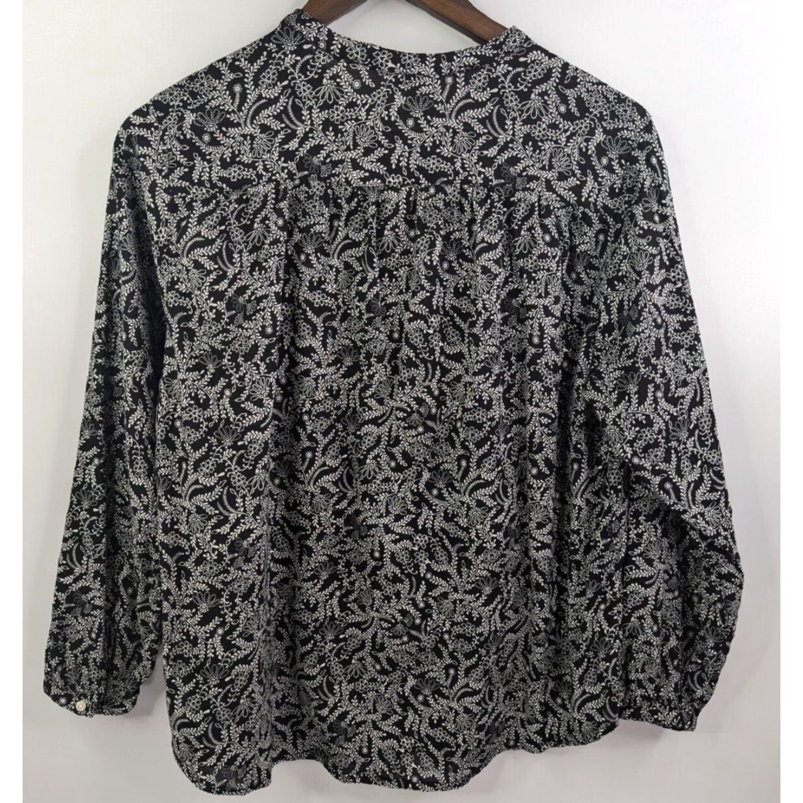 Old Navy Old Navy Button Blouse Women's S Black White Floral Oversized Band Collar Crew Neck Shirt Tunic Fashion Size S / US 4 / IT 40 - 3 Thumbnail