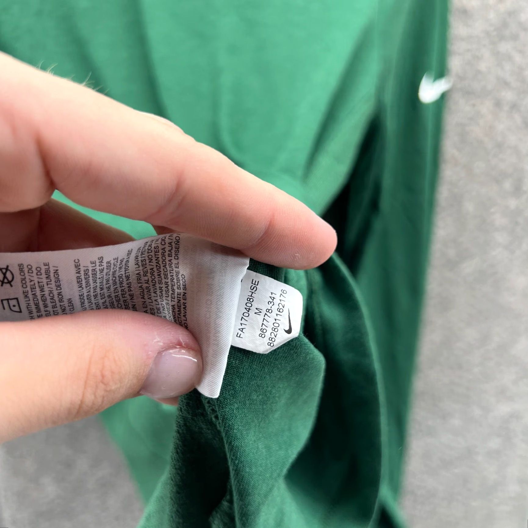 Nike Nike Shirt Mens M Green Long Sleeve Dri-Fit Athletic Crewneck Size US M / EU 48-50 / 2 - 4 Thumbnail
