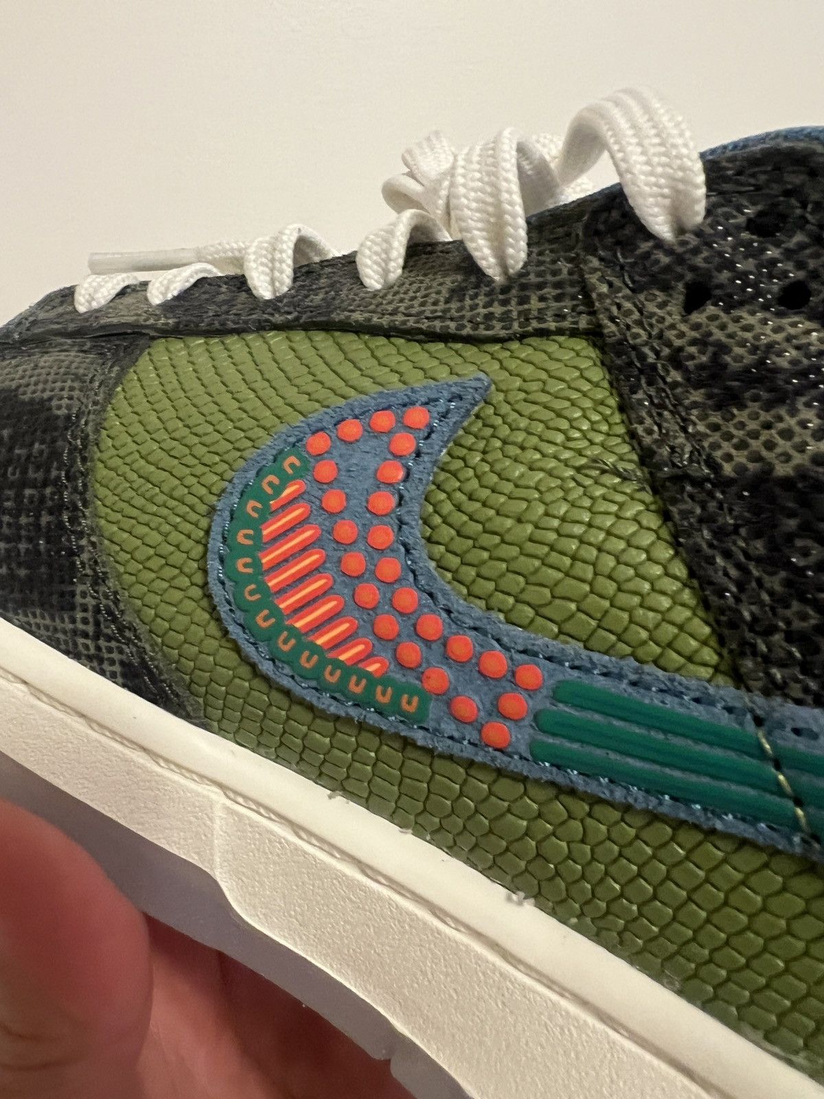 Nike Nike siempre familia dunk Size US 11 / EU 44 - 4 Thumbnail