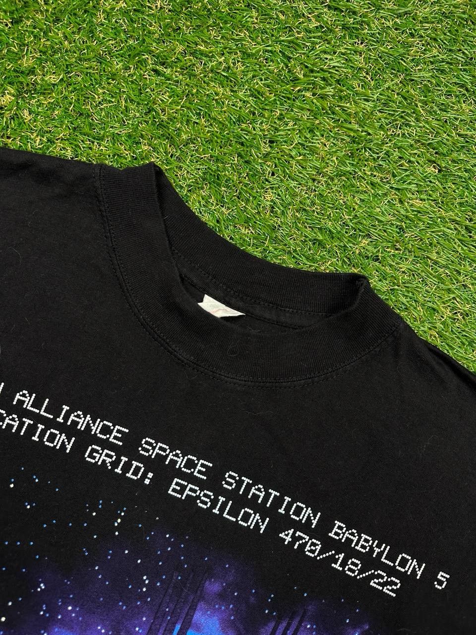 Vintage Vintage Babylon 5 Star Trek Graphic Movie 1997 Tee 90s Size US L / EU 52-54 / 3 - 8 Thumbnail