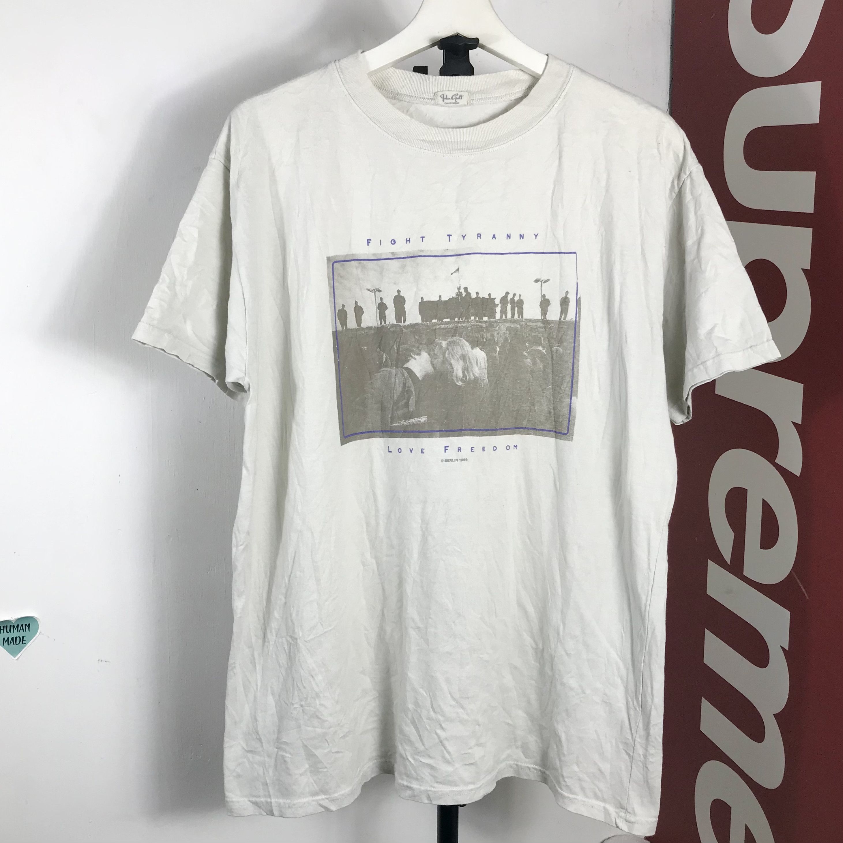 Vintage Brandy Melville Fight Tyranny Love Freedom Berlin phototee Size US L / EU 52-54 / 3 - 1 Thumbnail