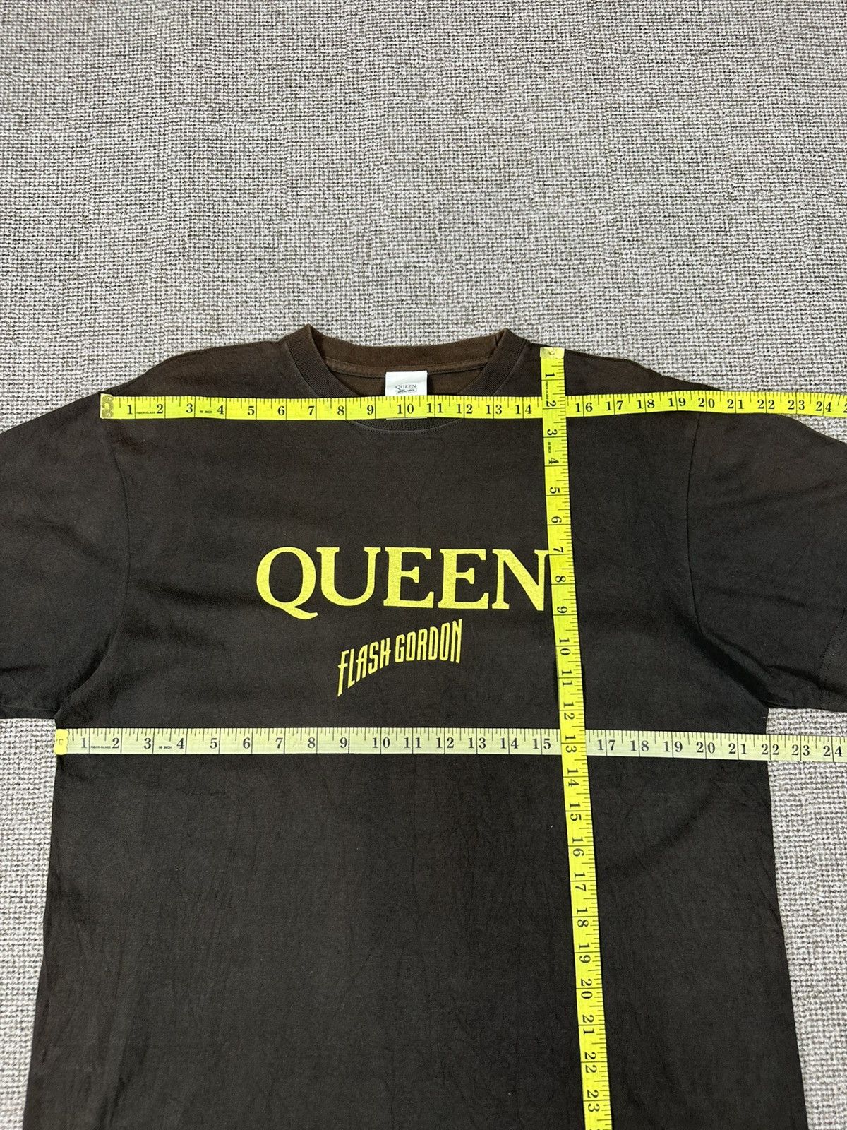 Band Tees Queen Flash Gordon Merch Tshirt A1008 Size US L / EU 52-54 / 3 - 6 Thumbnail