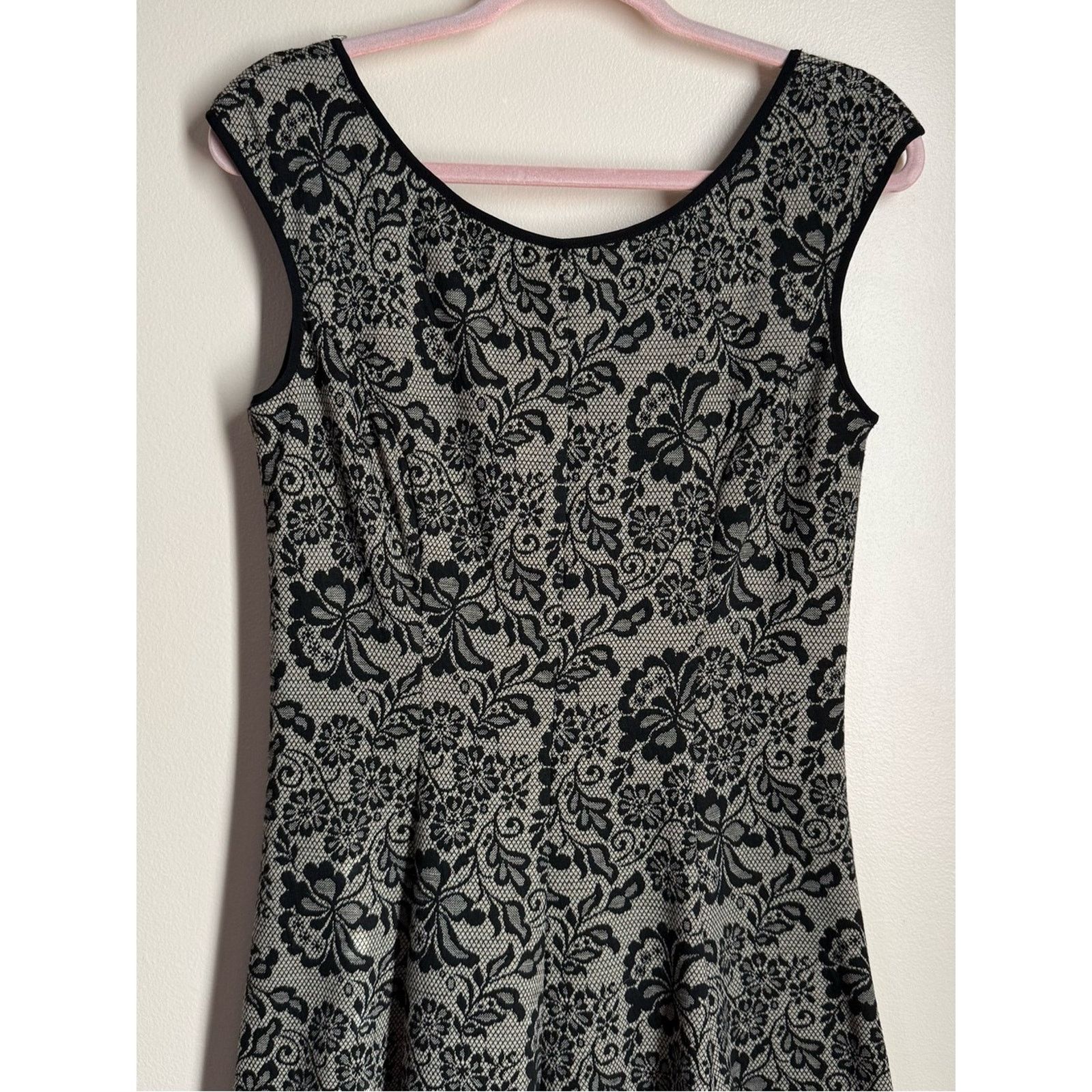 MAGGY LONDON Maggy London Lace Design Dress Size 8 Romantic Whimsygoth Size M / US 6-8 / IT 42-44 - 2 Thumbnail