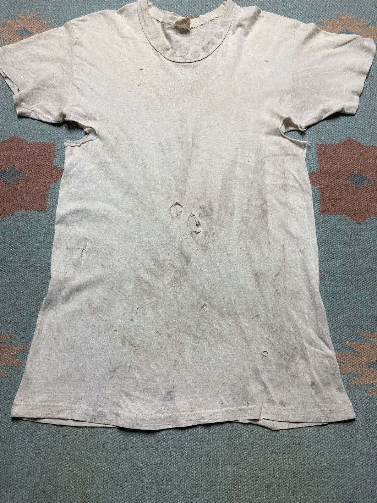 Vintage 60s blank white t shirt Hanes distressed thrashed medium Size US M / EU 48-50 / 2 - 3 Thumbnail