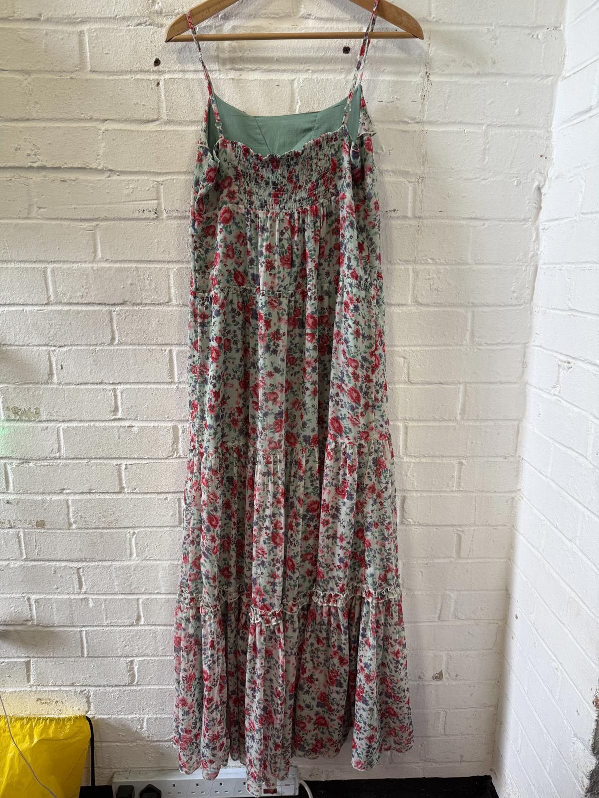 Designer Floral Maxi Dress with Ruffle Detail Size M / US 6-8 / IT 42-44 - 4 Thumbnail