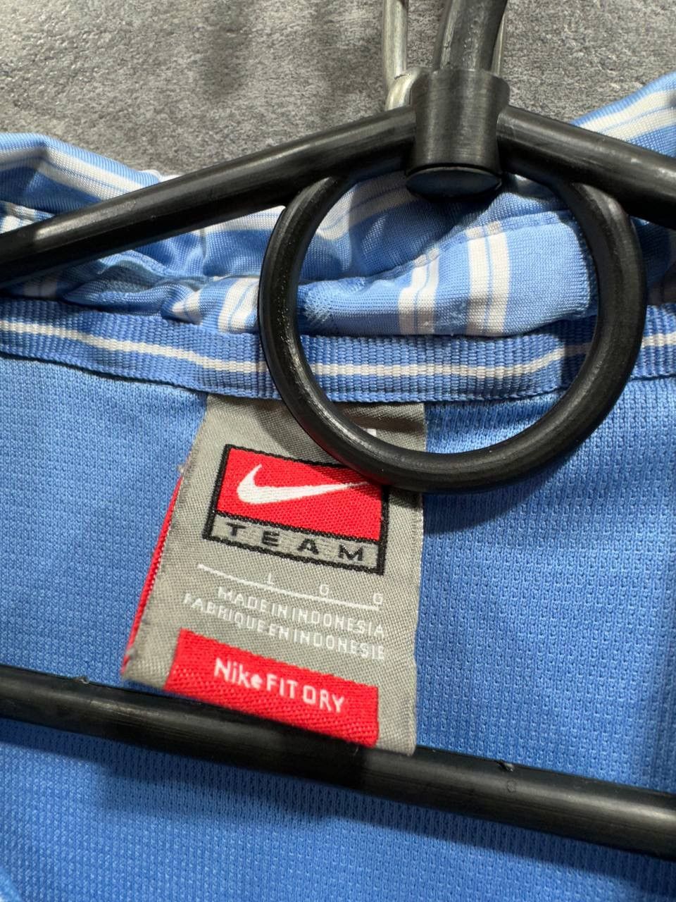 Vintage Nike Team Carolina North Carolina Heels Stadium Striped Polo Size US L / EU 52-54 / 3 - 5 Thumbnail