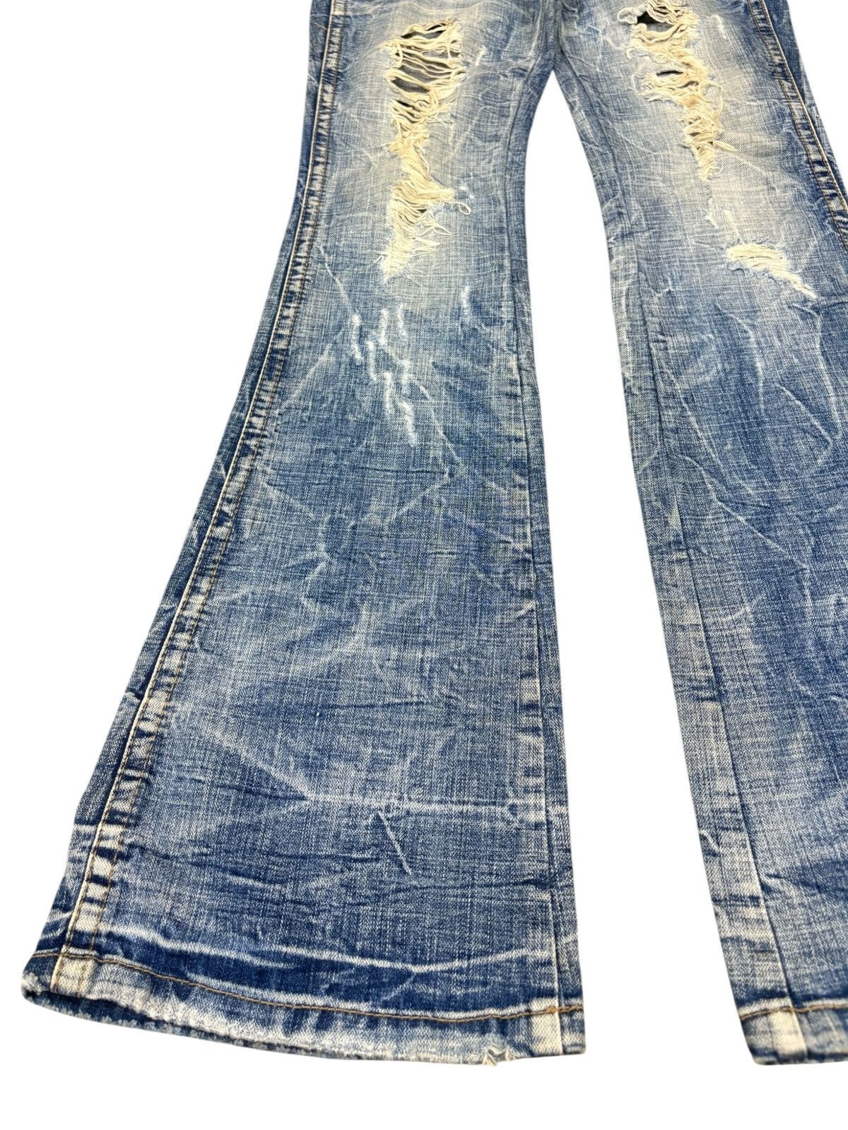 Yoshiyuki Konishi Vintage Japanese Brand Faded Distressed Flare Jeans Size 32" / US 10 / IT 46 - 6 Thumbnail