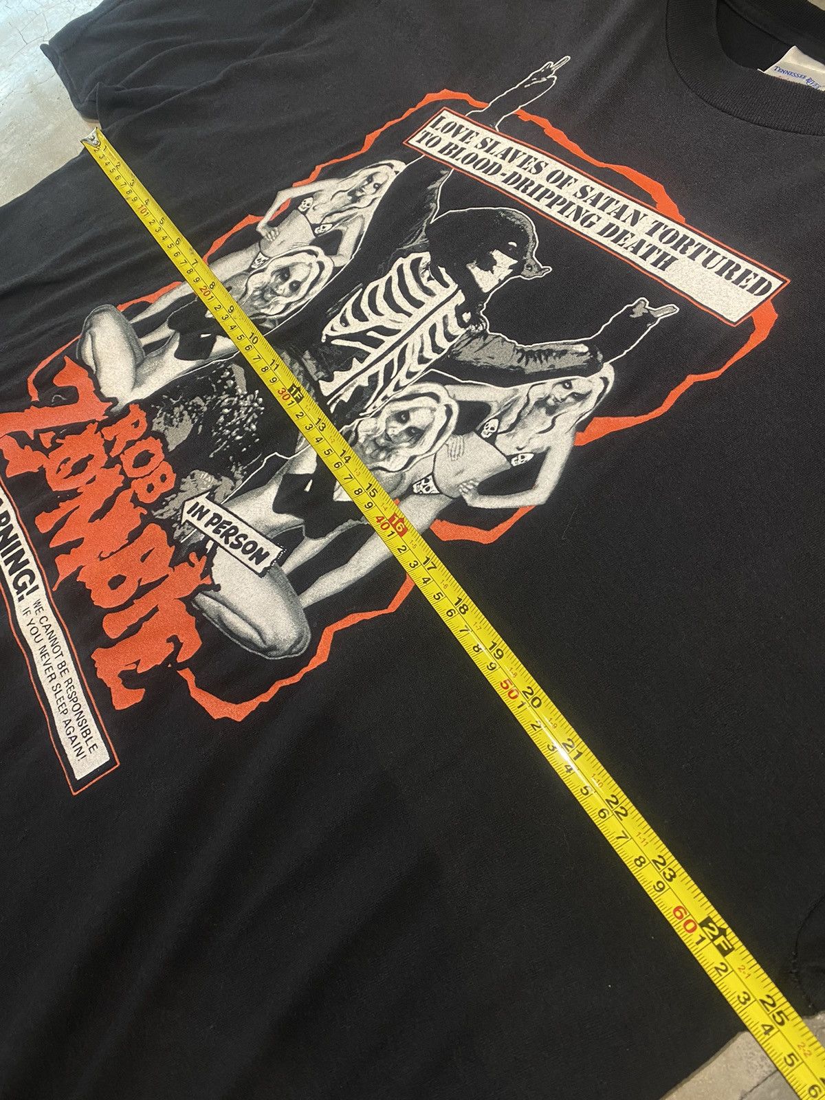 Band Tees Vintage Early 2000 Rob Zombie It’s Deadly Nightmare Band Tee Size US XXL / EU 58 / 5 - 7 Thumbnail