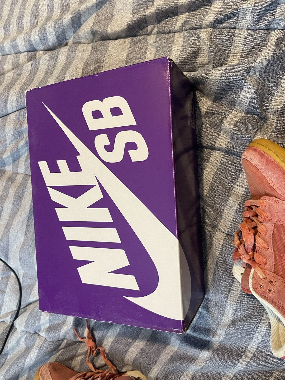 Nike SB Adobe Dunk Size US 9.5 / EU 42-43 - 11 Thumbnail