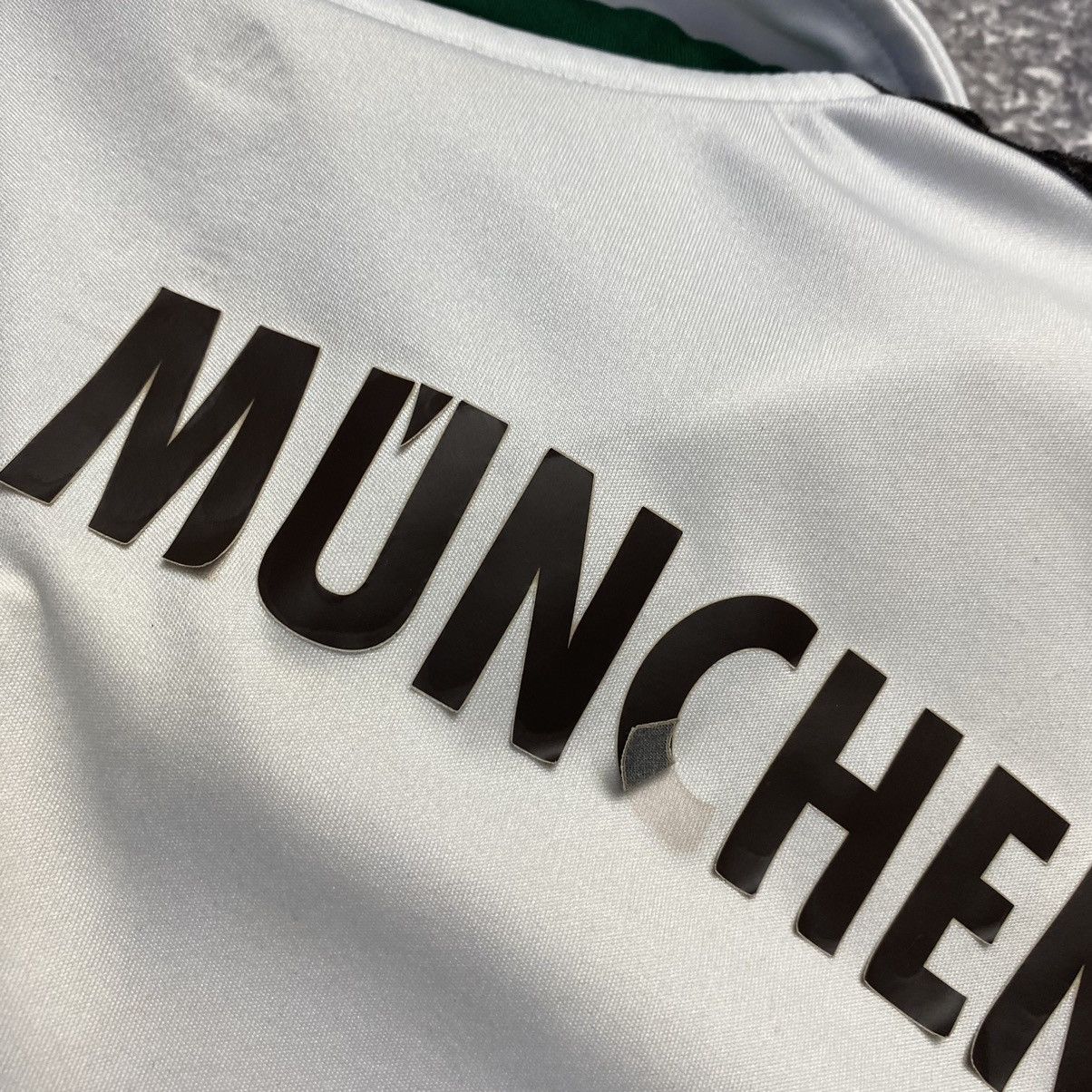Vintage Vintage Adidas Fc Bayern Munchen 2013 soccer jersey Size US L / EU 52-54 / 3 - 16 Thumbnail