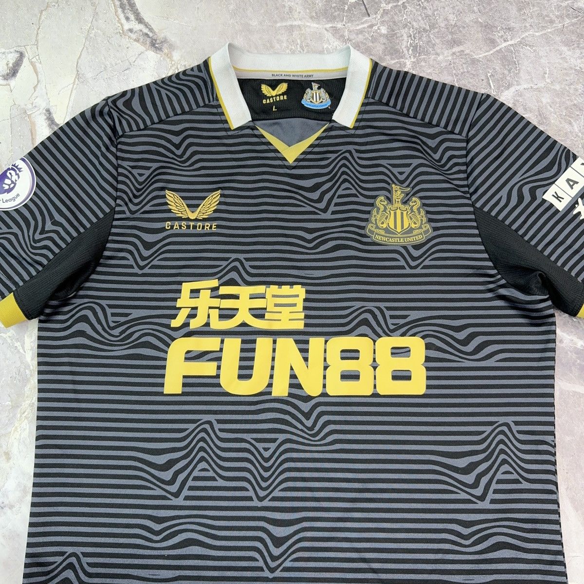 Vintage Newcastle United Castore Jersey 2021-22 Away Football Shirt Size US L / EU 52-54 / 3 - 7 Thumbnail