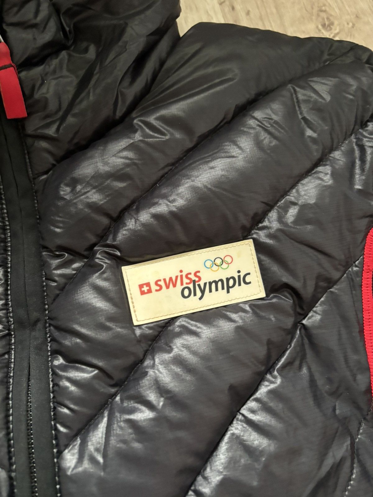 Descente Descente Swiss Olympic Team Vancouver 2010 Black Red 46 Size US S / EU 44-46 / 1 - 8 Thumbnail