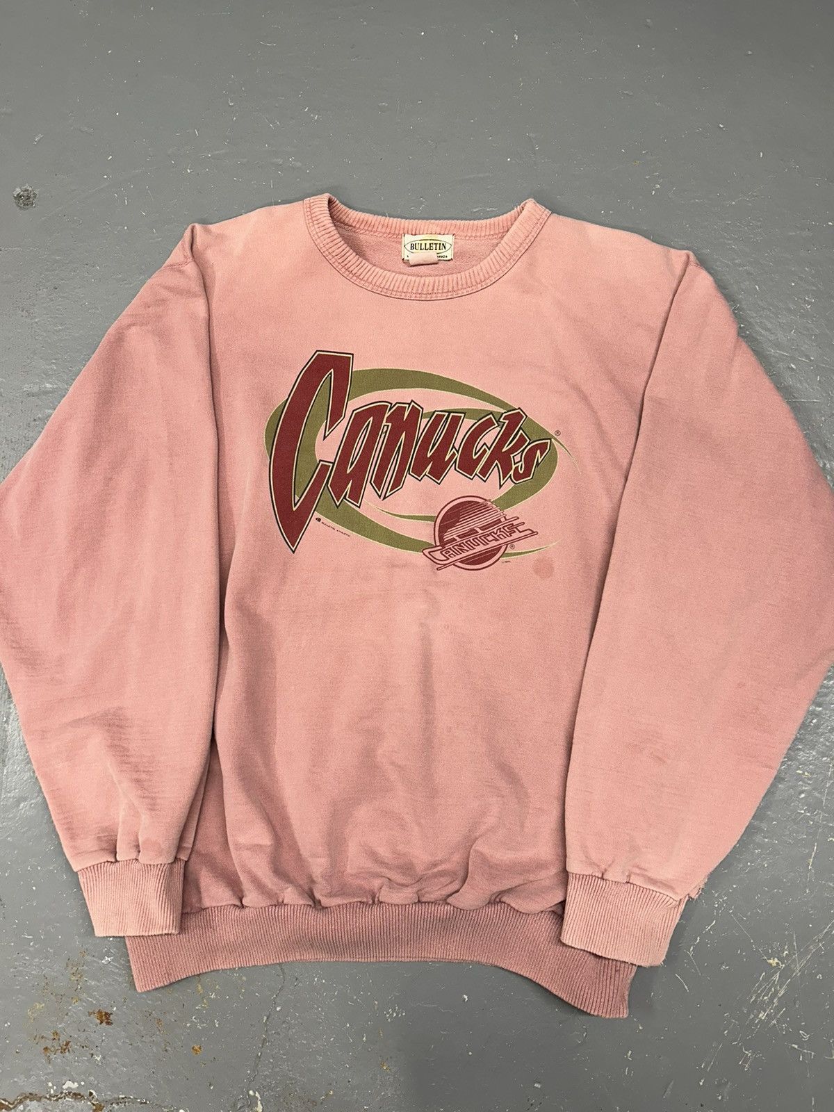 NHL × Vintage Crazy Vintage 90s Essential Vancouver Canucks Pink Crewneck Size US XXL / EU 58 / 5 - 1 Thumbnail