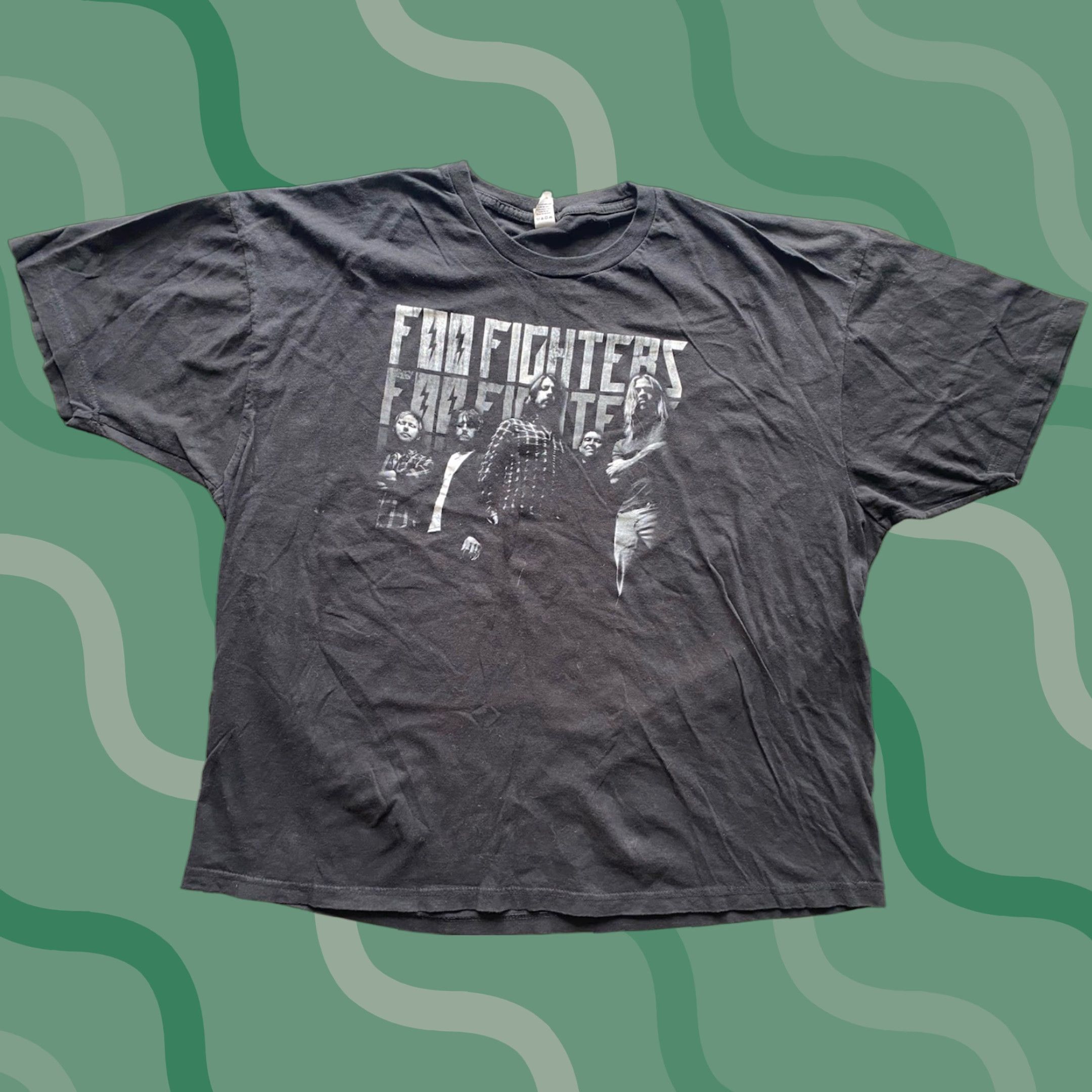 Tultex VINTAGE 2011 Foo Fighters Tultex 2XL Black T-Shirt Band Graphic Short Sleeve Mens Double Sided Size US XXL / EU 58 / 5 - 1 Thumbnail